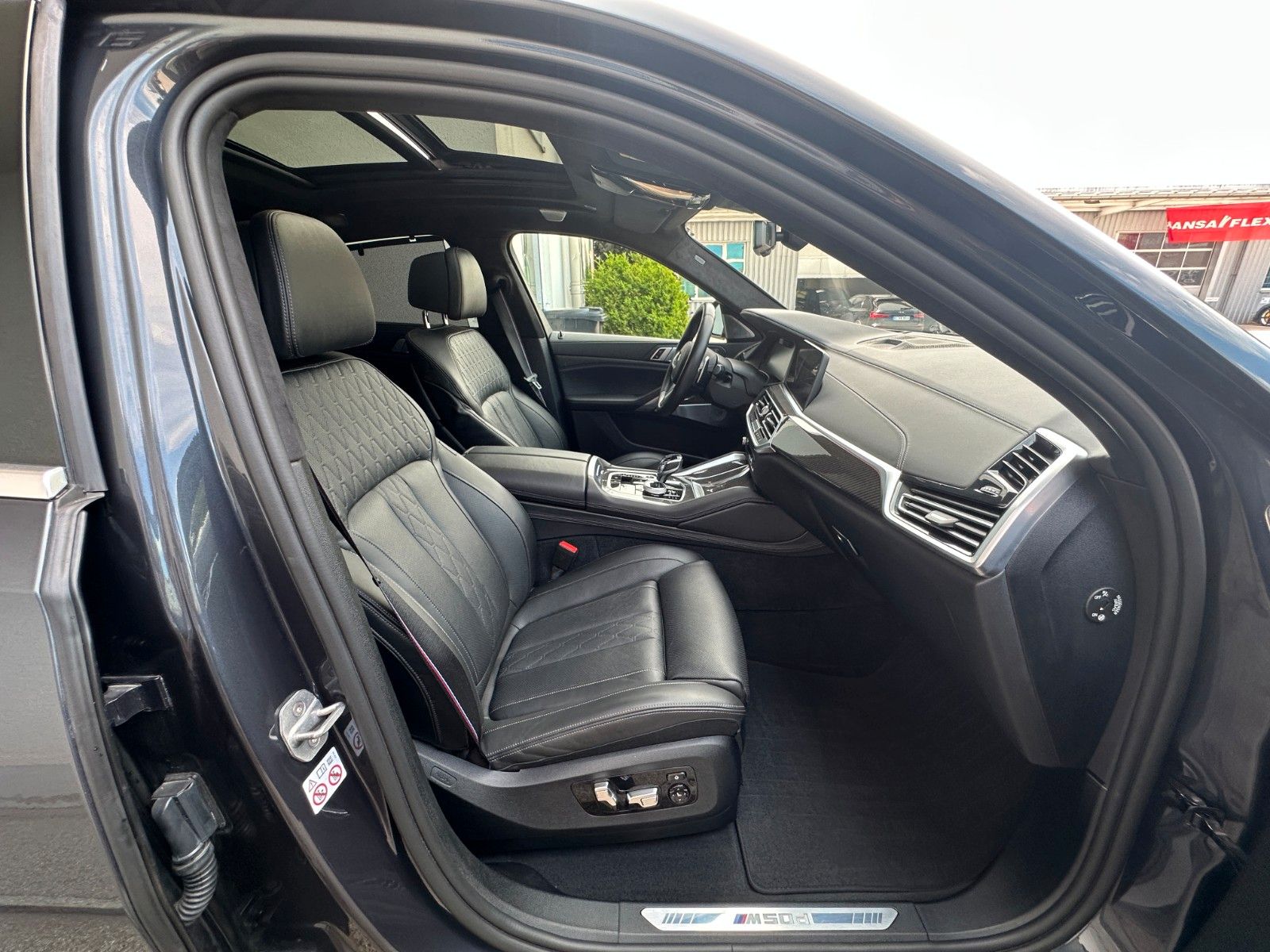 Fahrzeugabbildung BMW X6 M50d,ACC,HUD,SKYL,LASER,B&W,AHK,22",SOFTCL