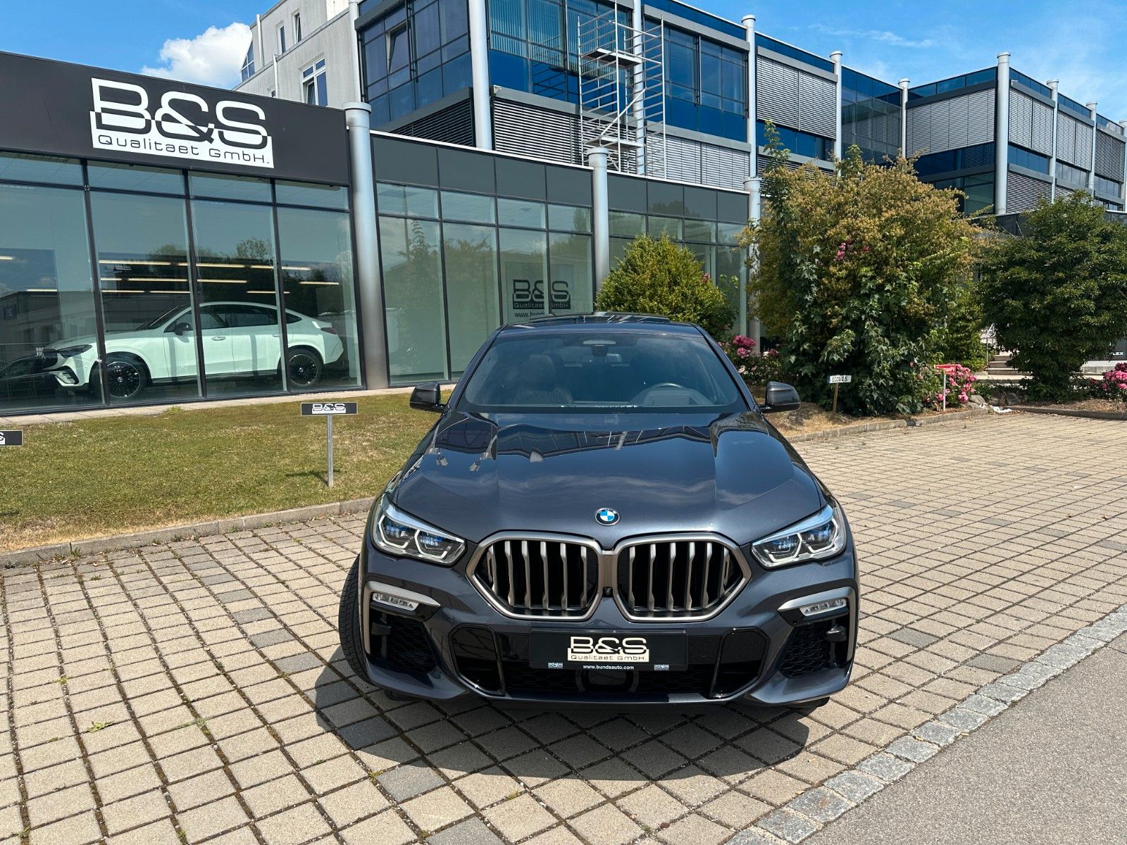 Fahrzeugabbildung BMW X6 M50d,ACC,HUD,SKYL,LASER,B&W,AHK,22",SOFTCL