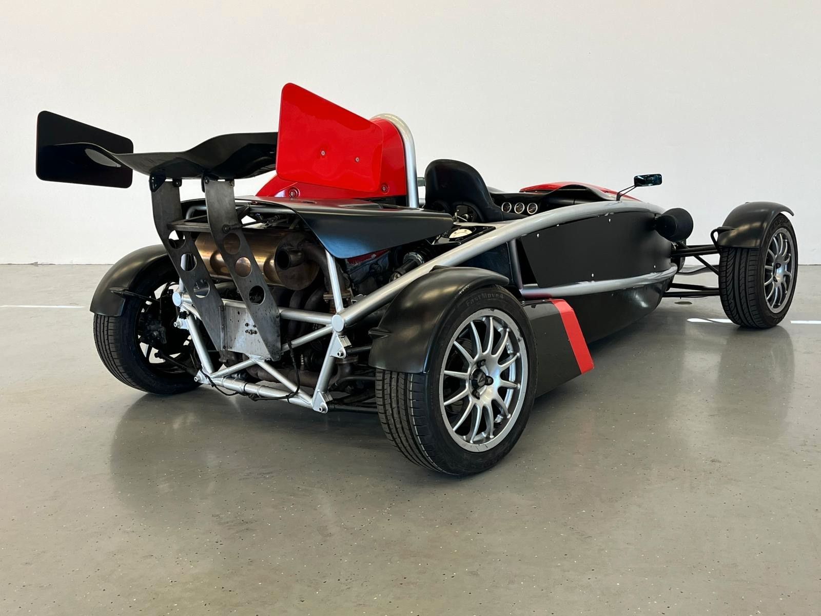 Fahrzeugabbildung Ariel Atom