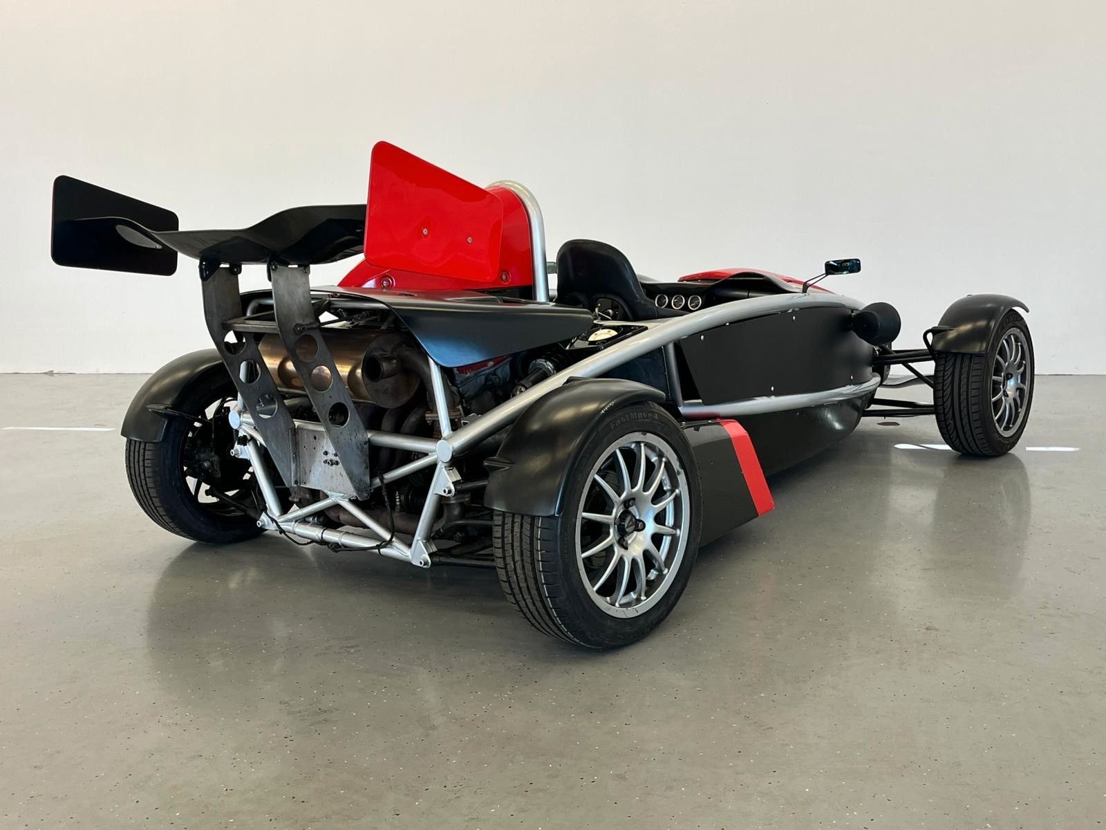 Fahrzeugabbildung Ariel Atom