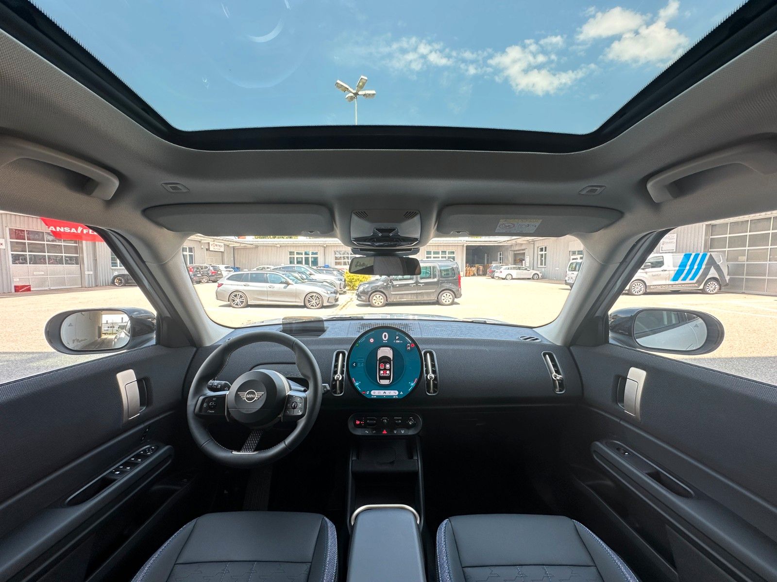 Fahrzeugabbildung MINI Countryman C Classic Trim ACC,HUD,PANO,AHK,Usw