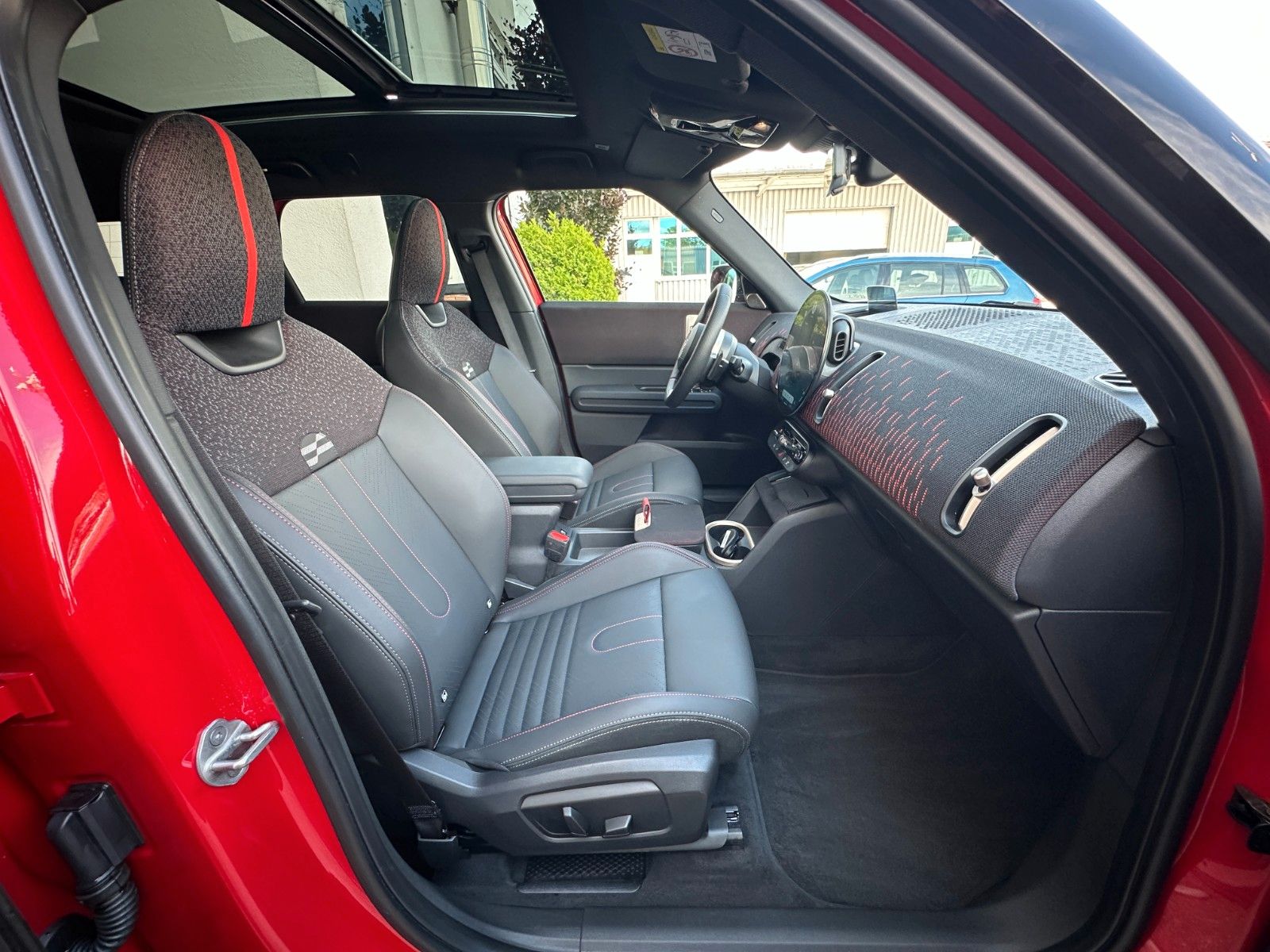 Fahrzeugabbildung MINI Countryman S ALL4 John Cooper Works Trim XL AHK
