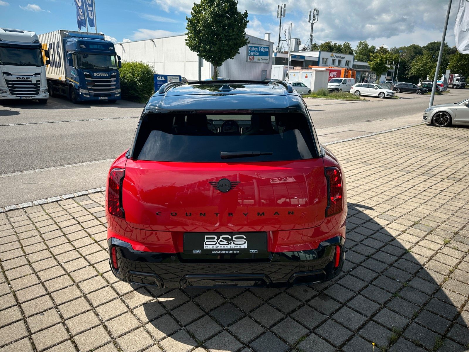 Fahrzeugabbildung MINI Countryman S ALL4 John Cooper Works Trim XL AHK
