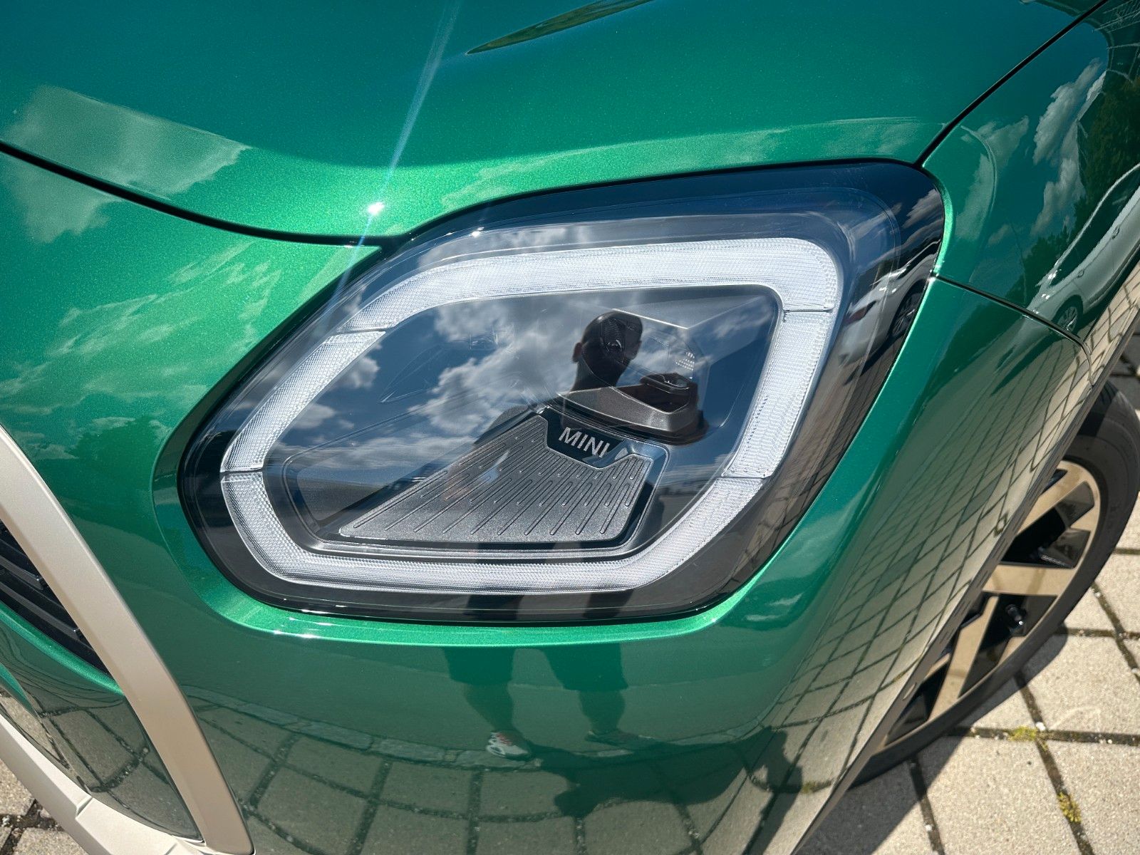 Fahrzeugabbildung MINI Countryman S ALL4 Favoured Trim XL AHK