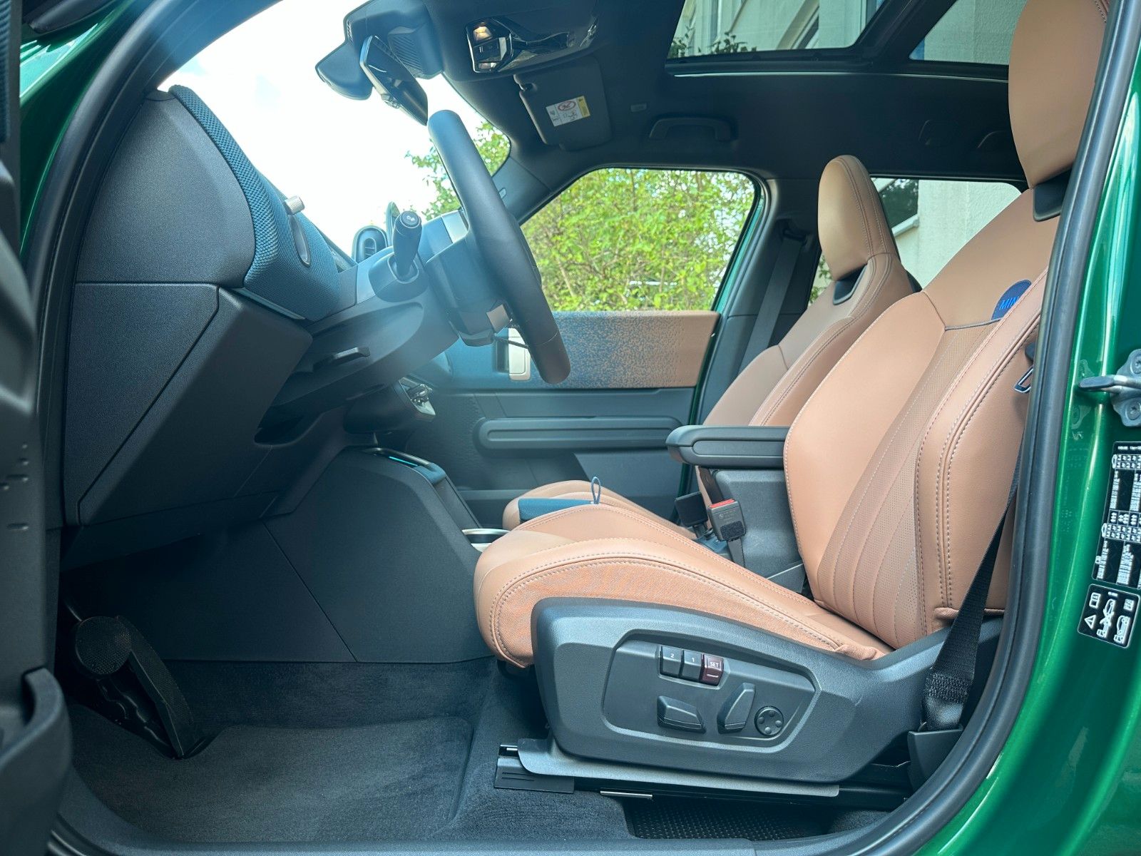 Fahrzeugabbildung MINI Countryman S ALL4 Favoured Trim XL AHK