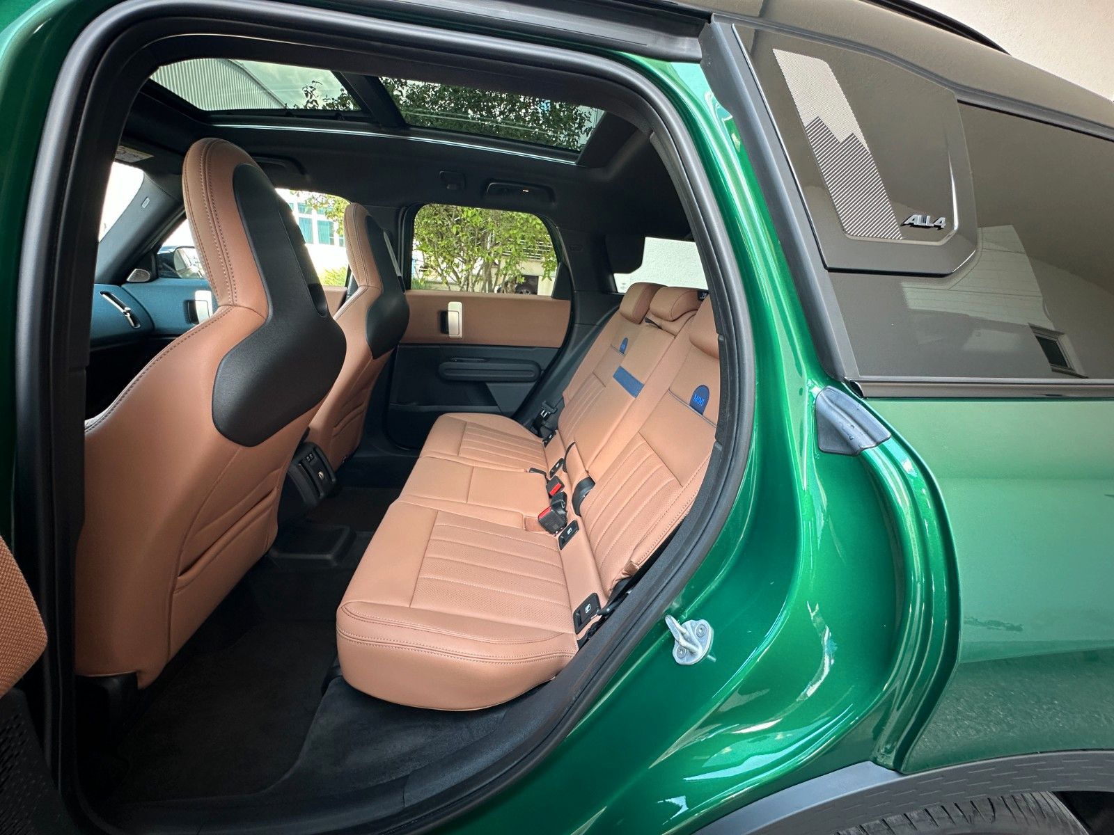 Fahrzeugabbildung MINI Countryman S ALL4 Favoured Trim XL AHK