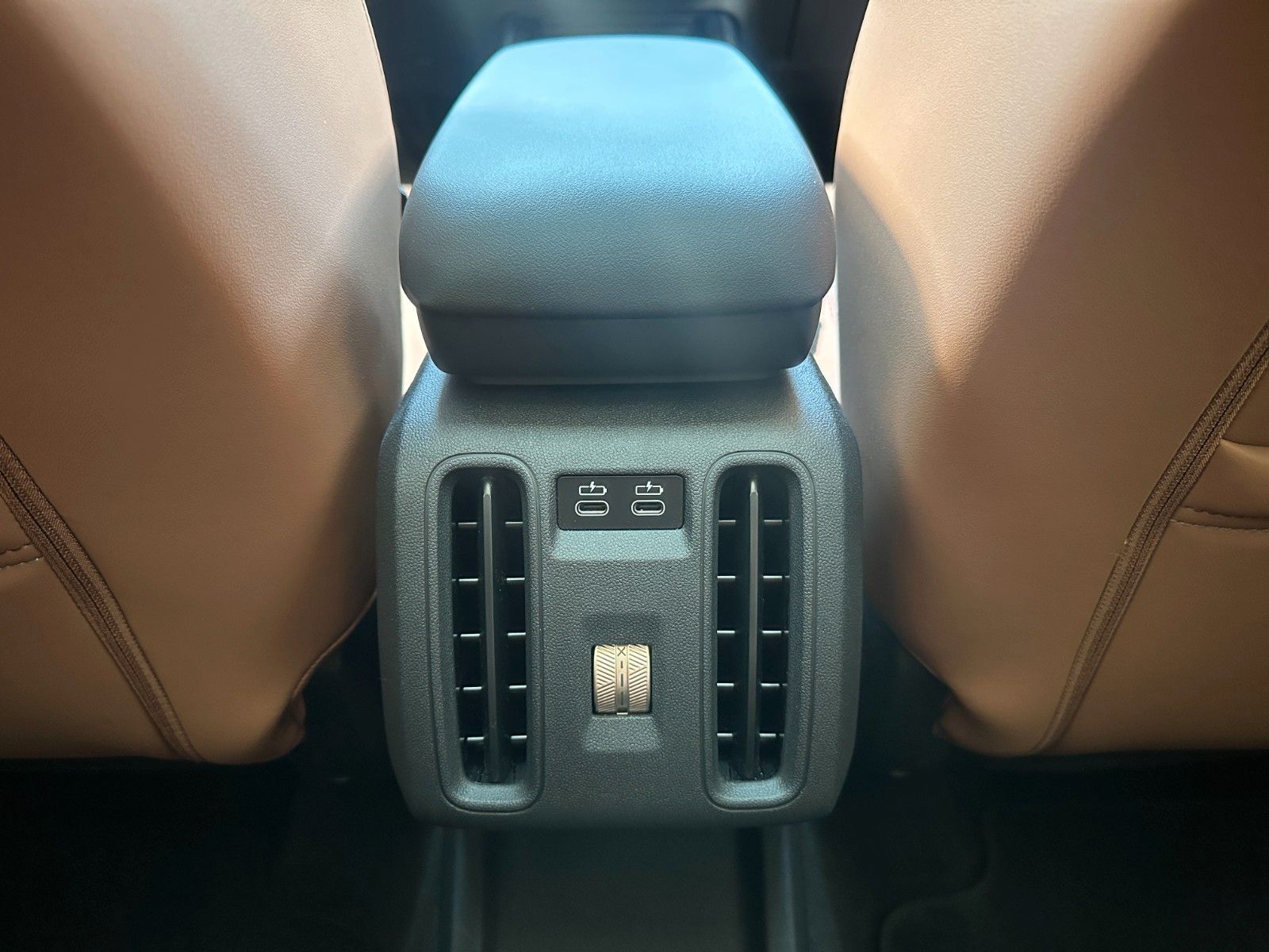 Fahrzeugabbildung MINI Countryman S ALL4 Favoured Trim XL AHK