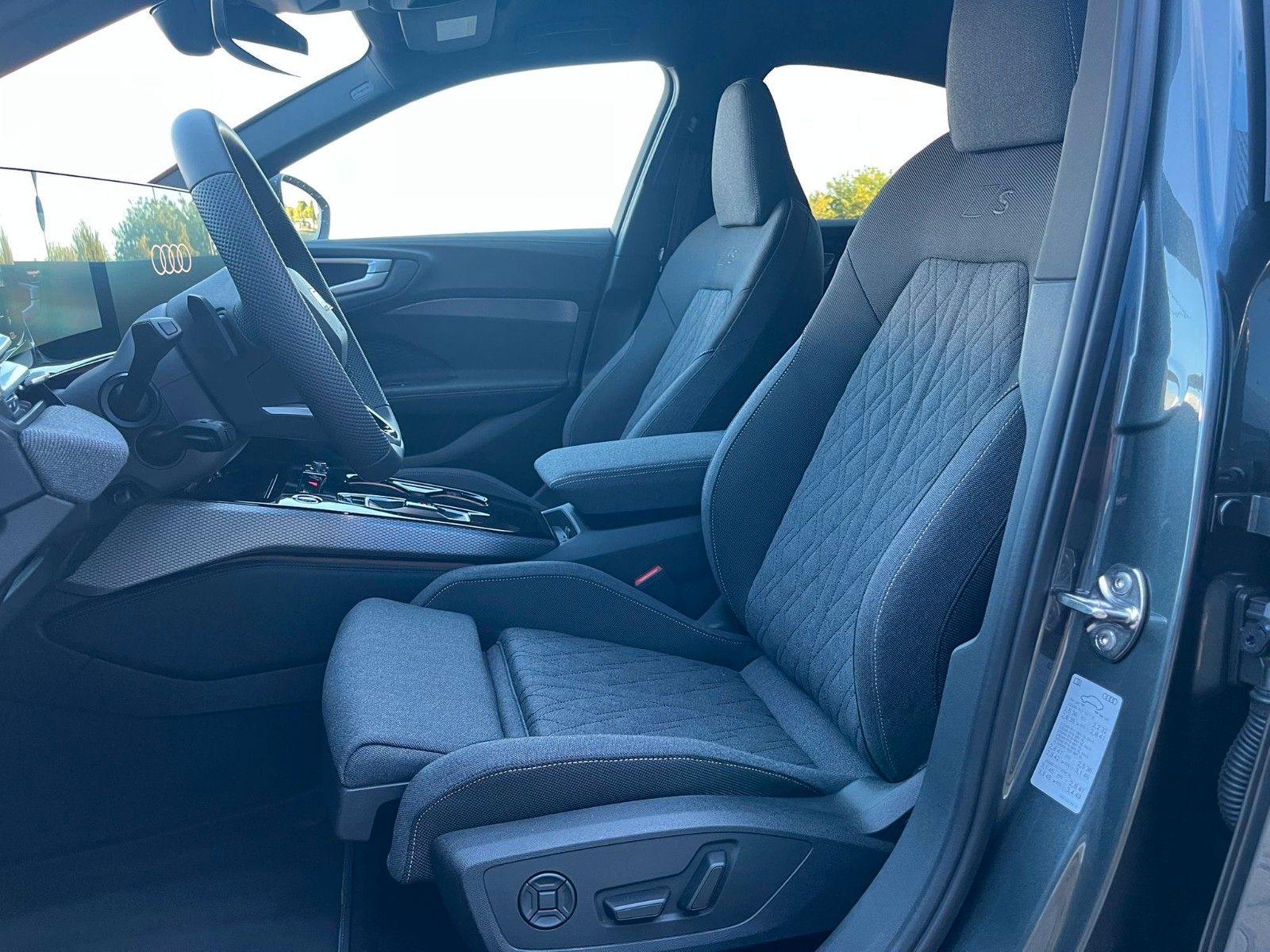 Fahrzeugabbildung Audi A5 Limousine TDI 150 Kw S line ACC,360,LED