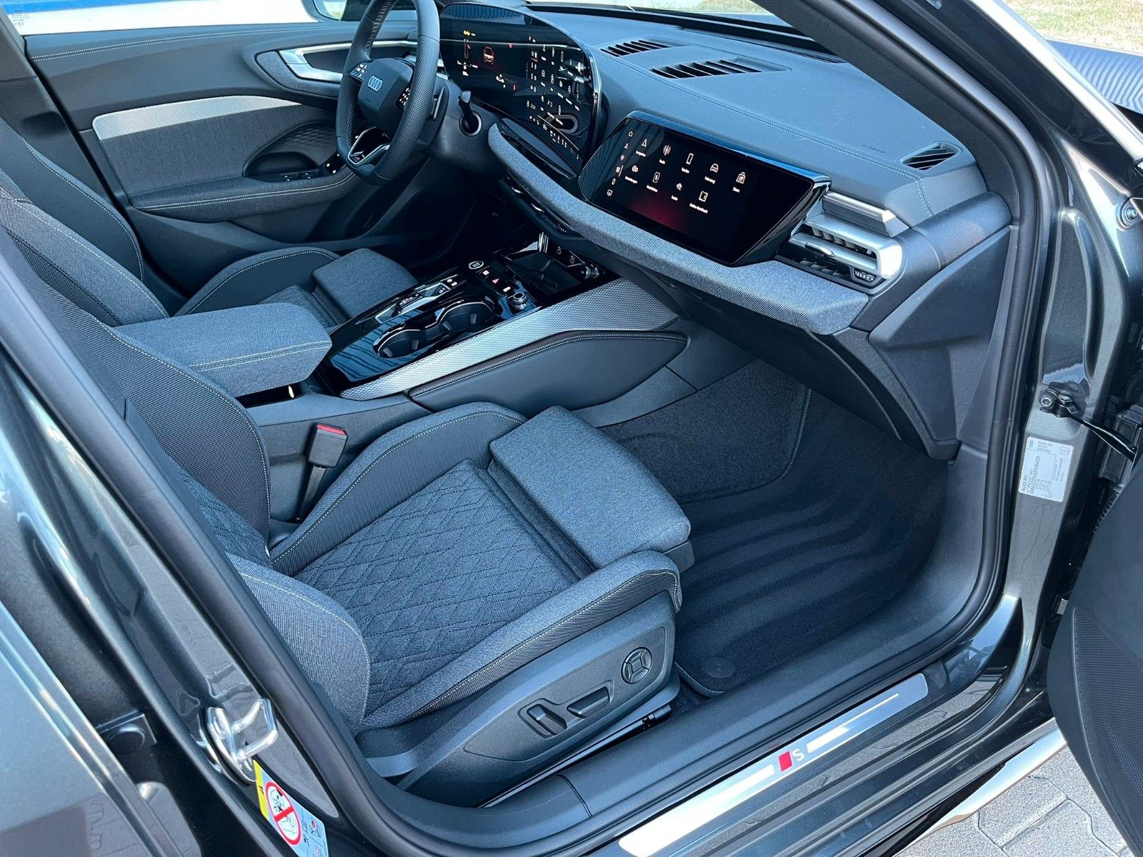 Fahrzeugabbildung Audi A5 Limousine TDI 150 Kw S line ACC,360,LED