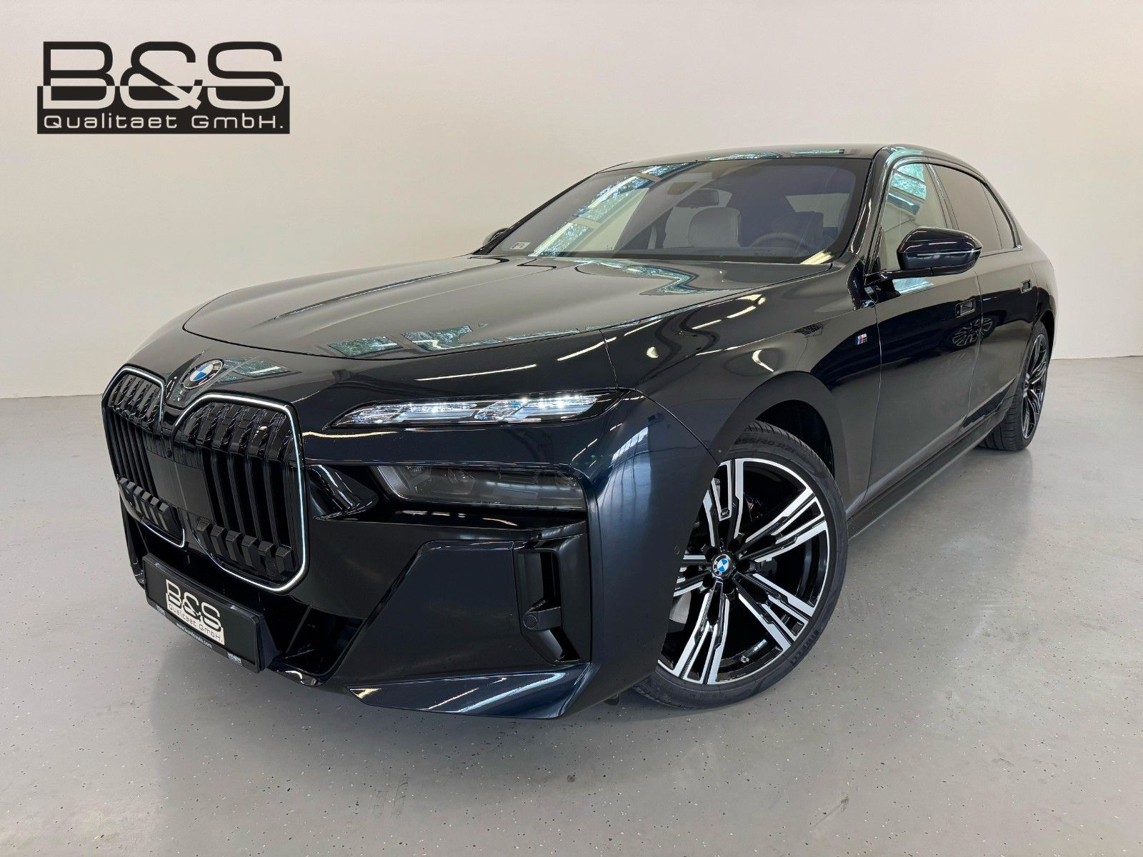 BMW 740d xDrive MSport ACC,HUD,SKLY,B&W,AHK,LUFT,TV