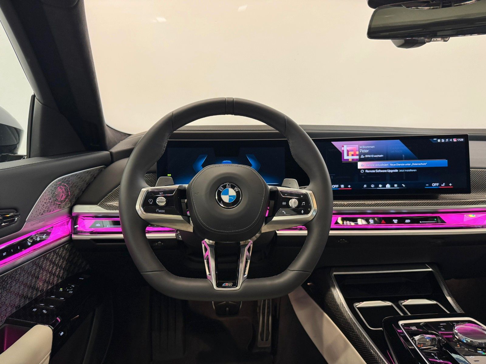 Fahrzeugabbildung BMW 740d xDrive MSport ACC,HUD,SKLY,B&W,AHK,LUFT,TV