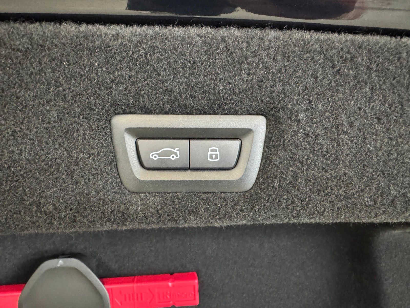 Fahrzeugabbildung BMW 740d xDrive MSport ACC,HUD,SKLY,B&W,AHK,LUFT,TV