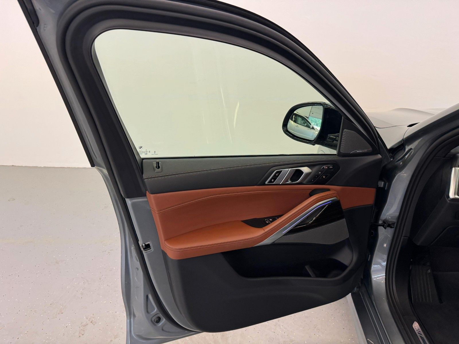 Fahrzeugabbildung BMW X6 30d xDrive MSport ACC,HUD,PANO,HARMAN,SOFTCL