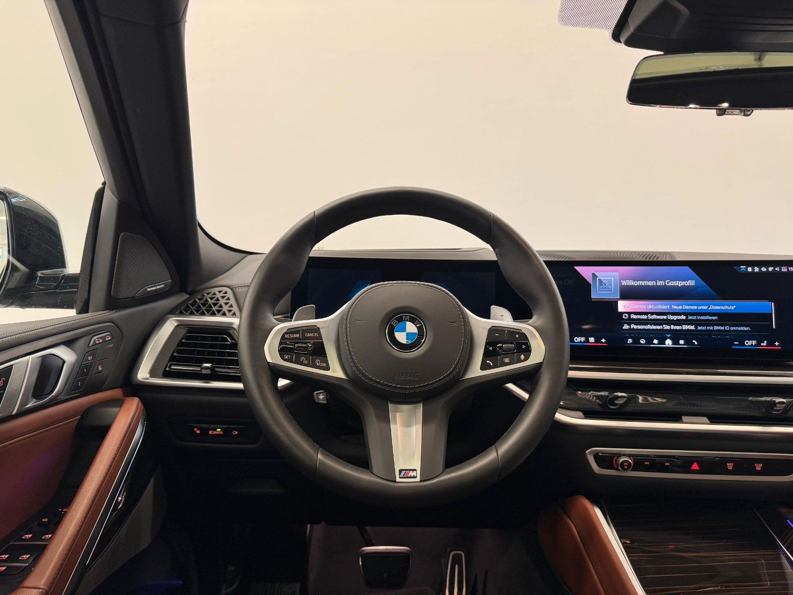Fahrzeugabbildung BMW X6 30d xDrive MSport ACC,HUD,PANO,HARMAN,SOFTCL