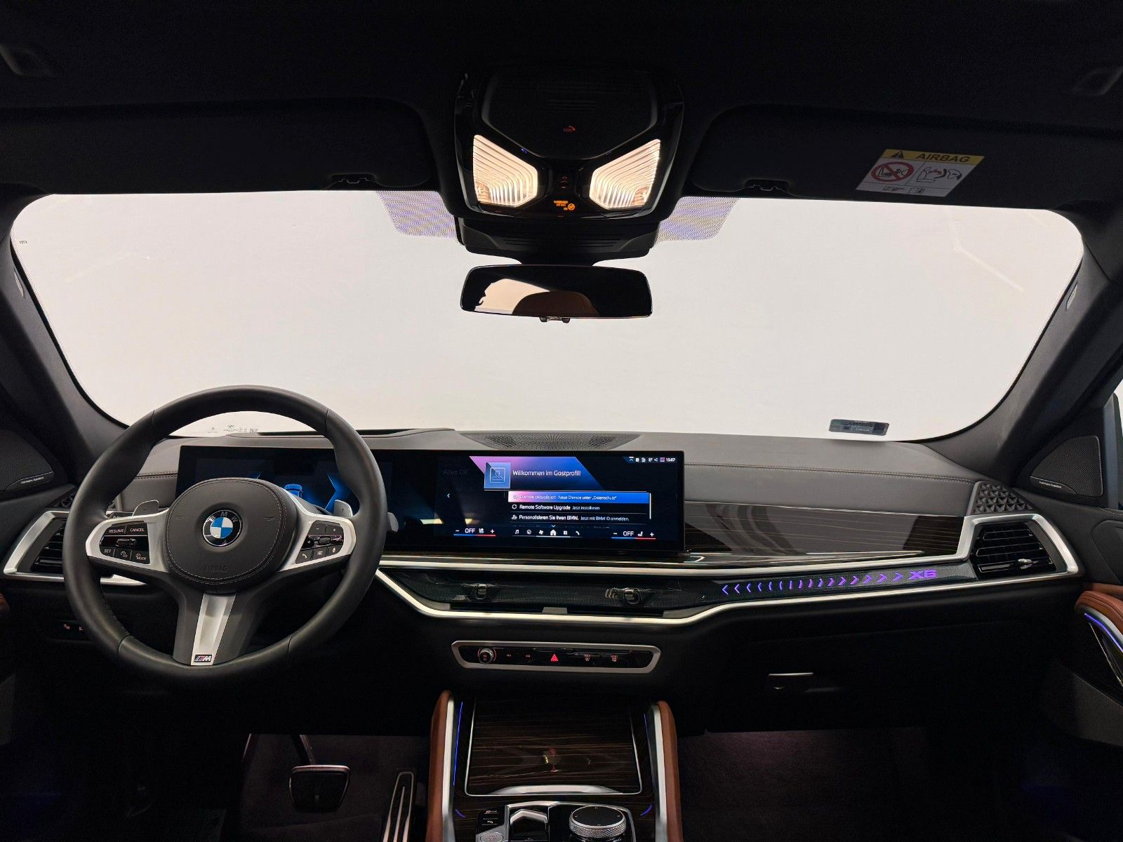 Fahrzeugabbildung BMW X6 30d xDrive MSport ACC,HUD,PANO,HARMAN,SOFTCL