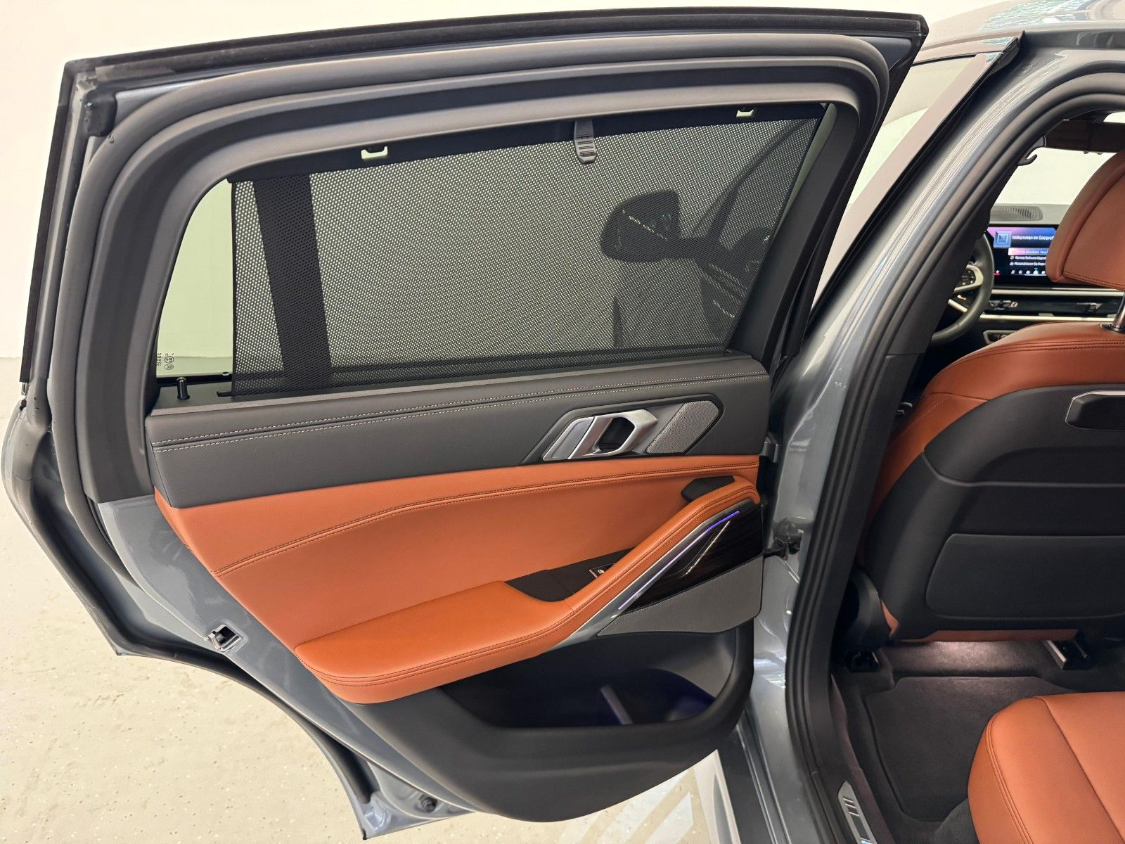 Fahrzeugabbildung BMW X6 30d xDrive MSport ACC,HUD,PANO,HARMAN,SOFTCL