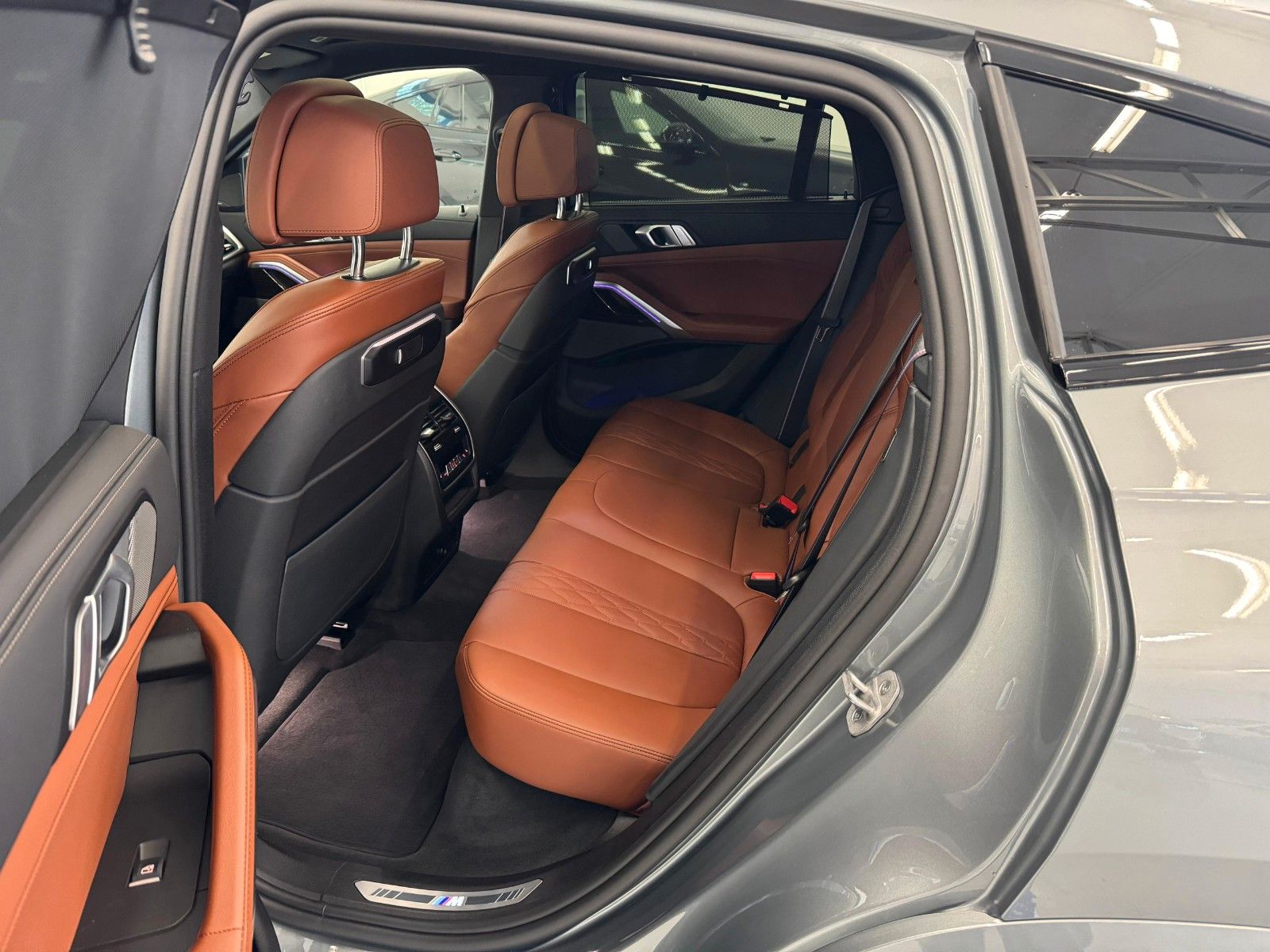 Fahrzeugabbildung BMW X6 30d xDrive MSport ACC,HUD,PANO,HARMAN,SOFTCL