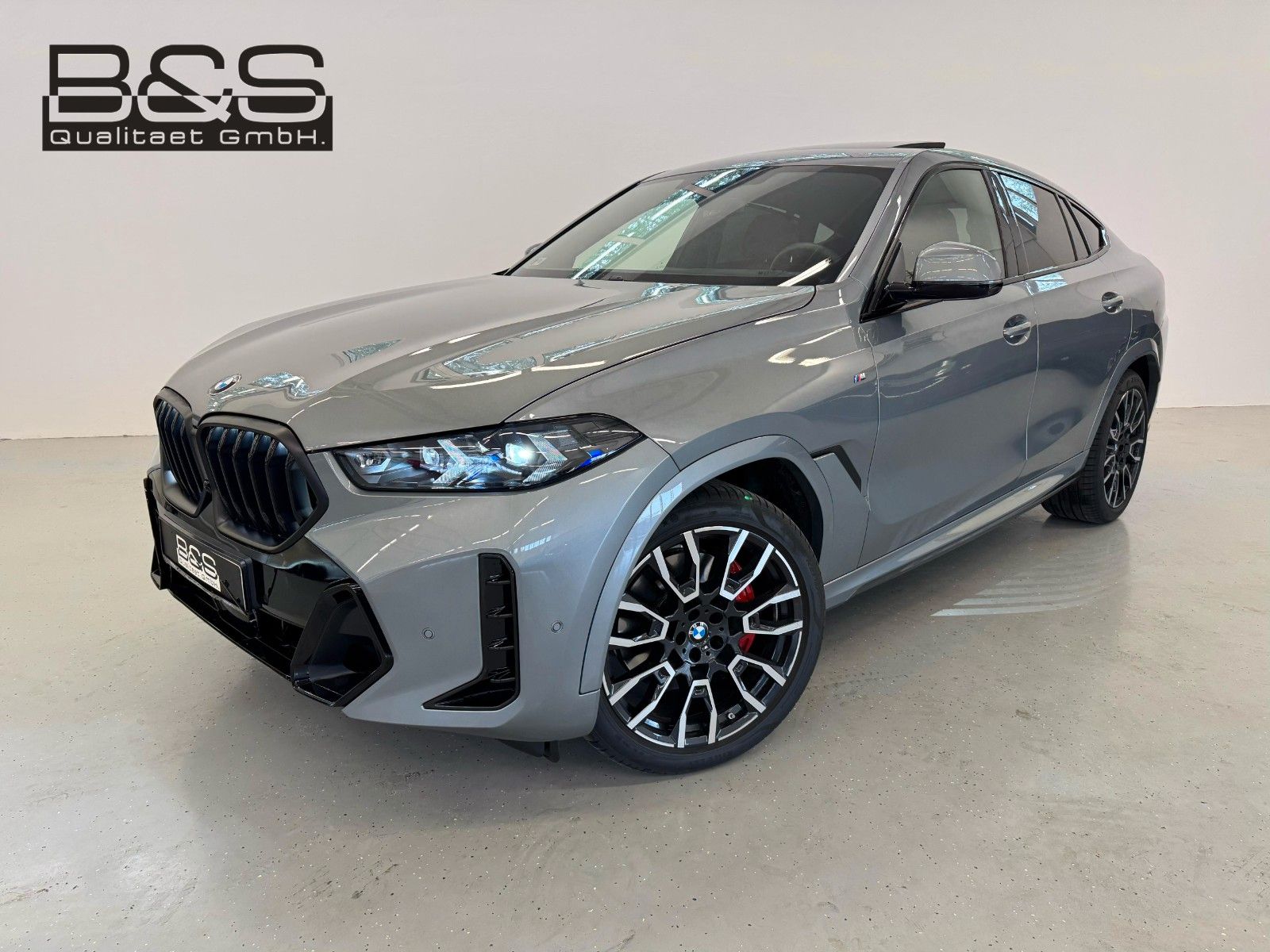 Fahrzeugabbildung BMW X6 30d xDrive MSport ACC,HUD,PANO,HARMAN,SOFTCL