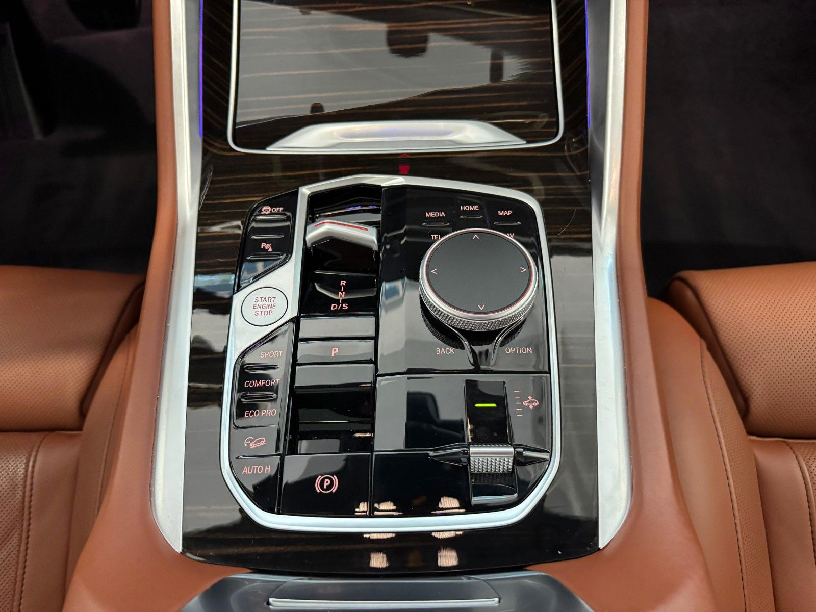 Fahrzeugabbildung BMW X6 30d xDrive MSport ACC,HUD,PANO,HARMAN,SOFTCL