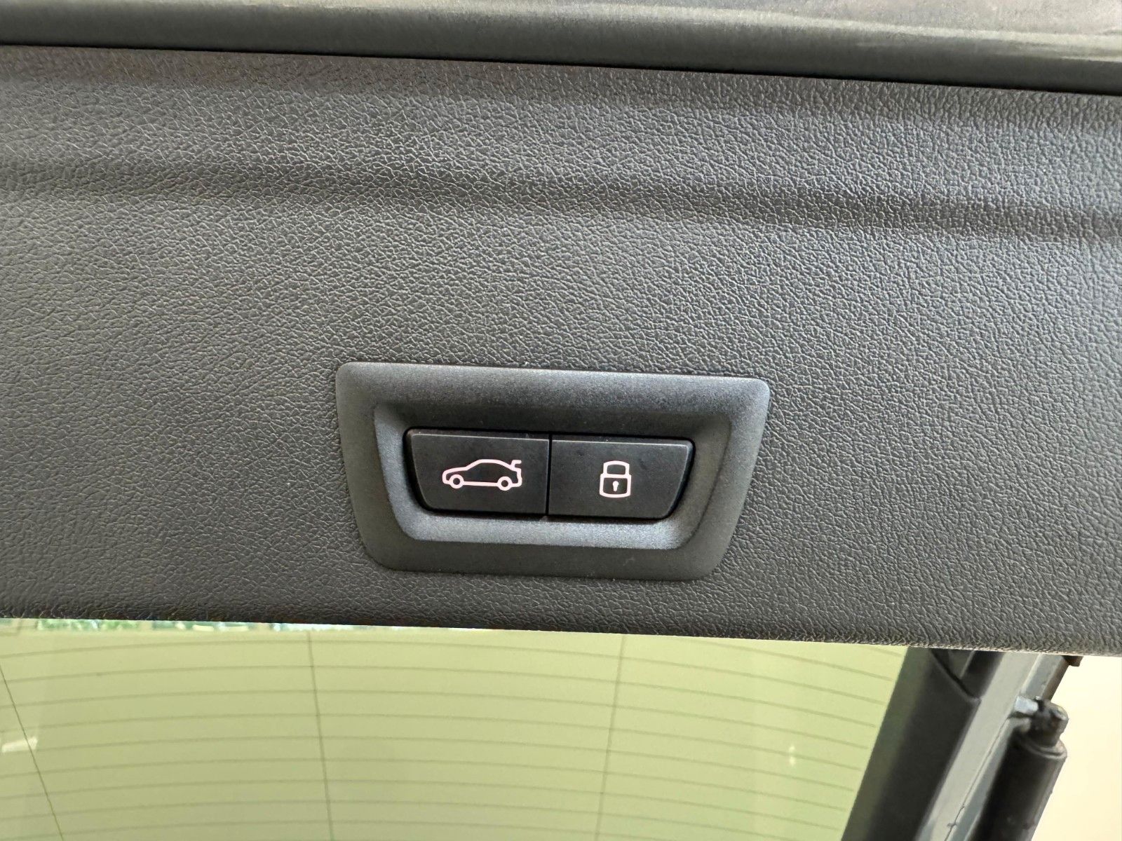 Fahrzeugabbildung BMW X6 30d xDrive MSport ACC,HUD,PANO,HARMAN,SOFTCL