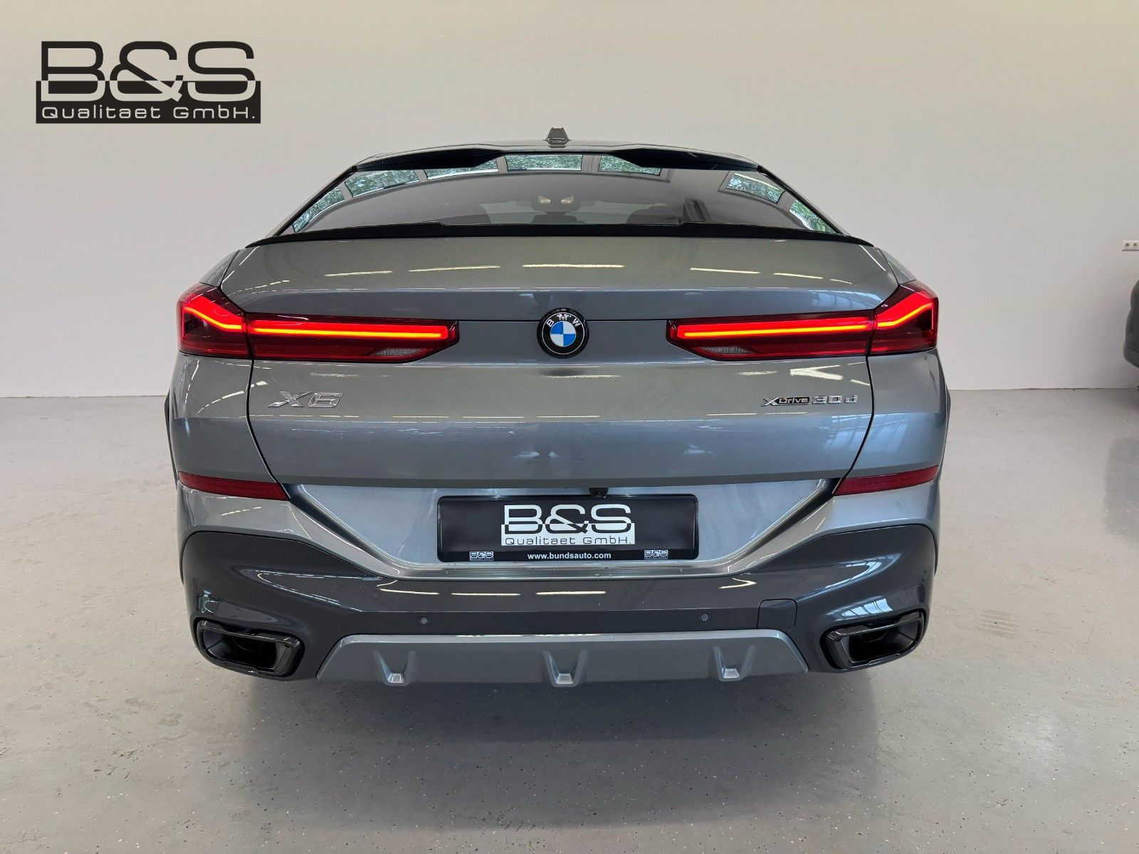 Fahrzeugabbildung BMW X6 30d xDrive MSport ACC,HUD,PANO,HARMAN,SOFTCL