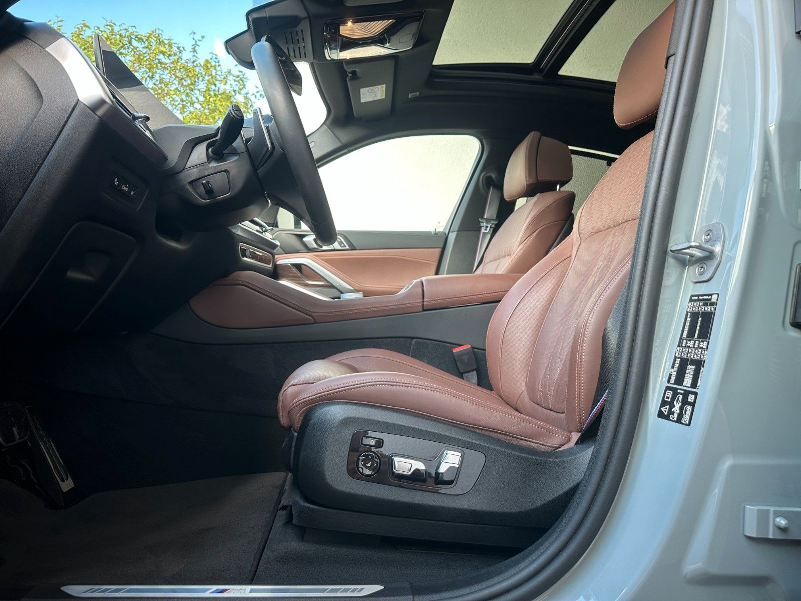 Fahrzeugabbildung BMW X6 30d xDrive MSport ACC,HUD,PANO,LUFT,HARMAN