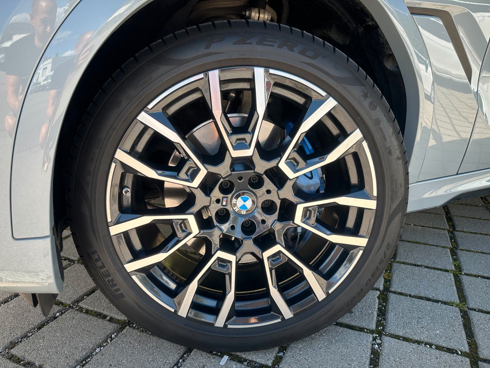 Fahrzeugabbildung BMW X6 30d xDrive MSport ACC,HUD,PANO,LUFT,HARMAN