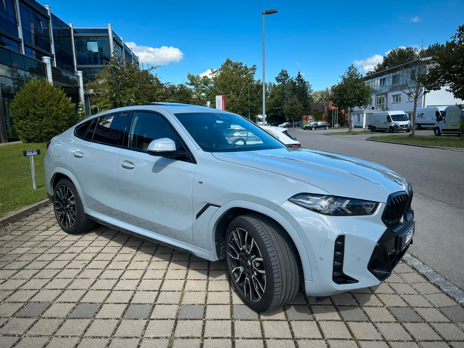 Fahrzeugabbildung BMW X6 30d xDrive MSport ACC,HUD,PANO,LUFT,HARMAN