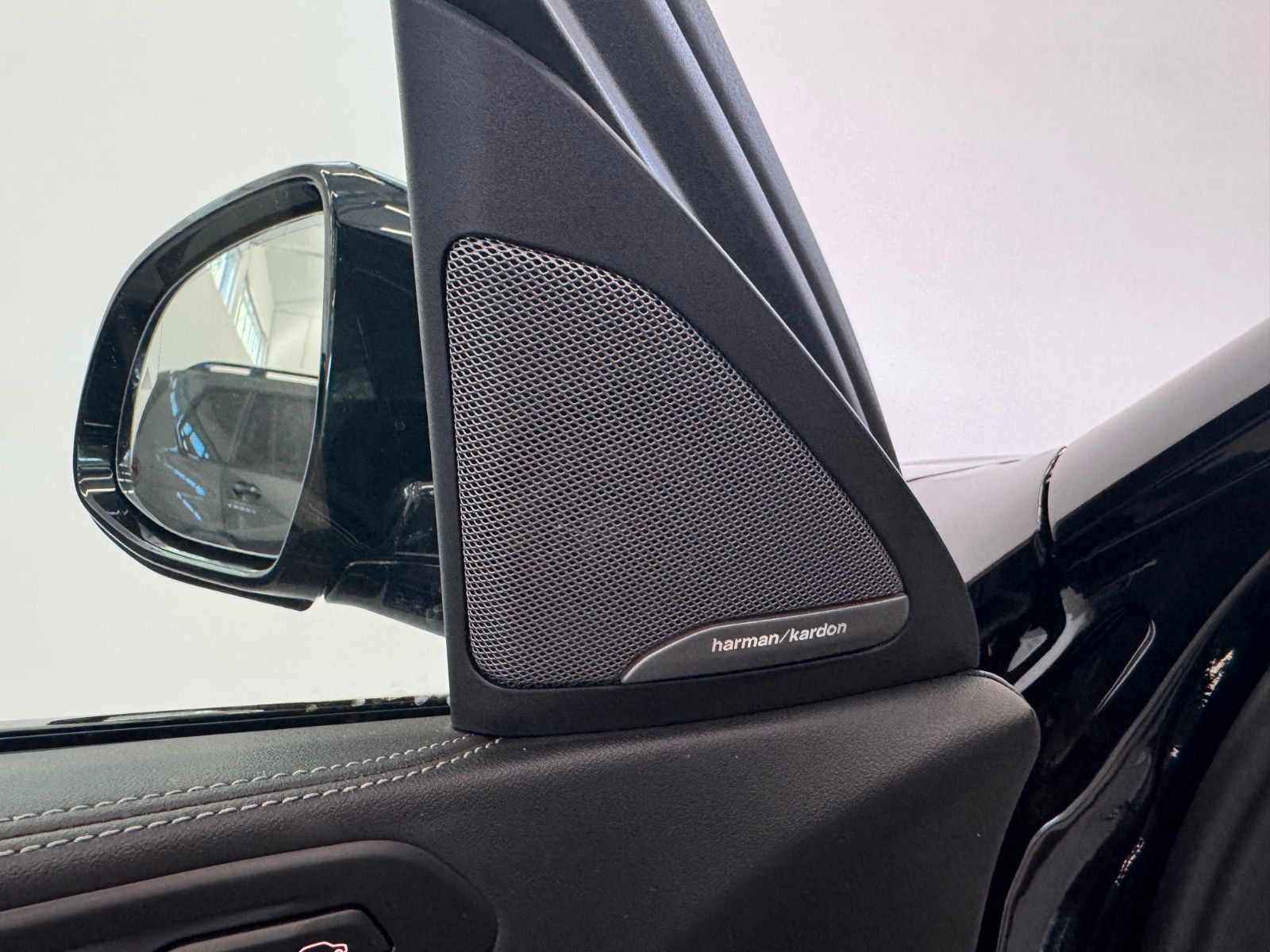 Fahrzeugabbildung BMW X6 30d xDrive MSport ACC,HUD,PANO,HARMAN,LUFT...