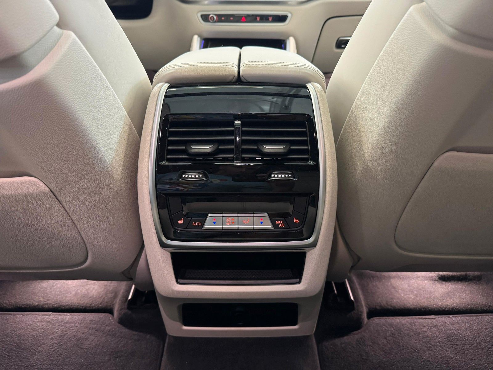 Fahrzeugabbildung BMW X6 30d xDrive MSport ACC,HUD,PANO,HARMAN,LUFT...