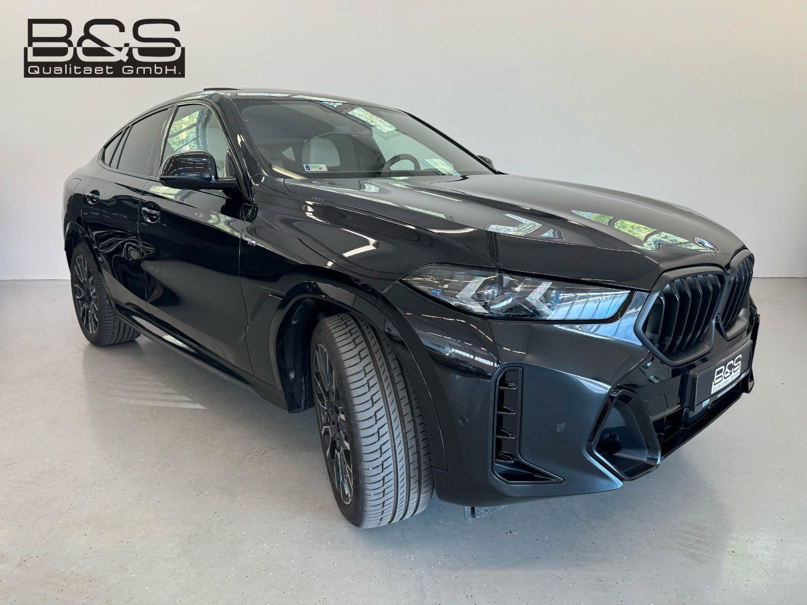 Fahrzeugabbildung BMW X6 30d xDrive MSport ACC,HUD,PANO,HARMAN,LUFT...