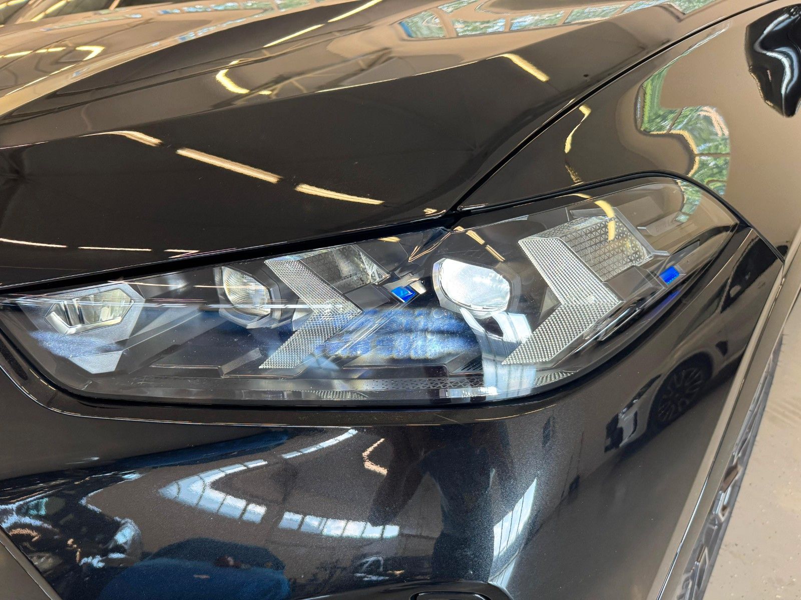 Fahrzeugabbildung BMW X6 30d xDrive MSport ACC,HUD,PANO,HARMAN,LUFT...
