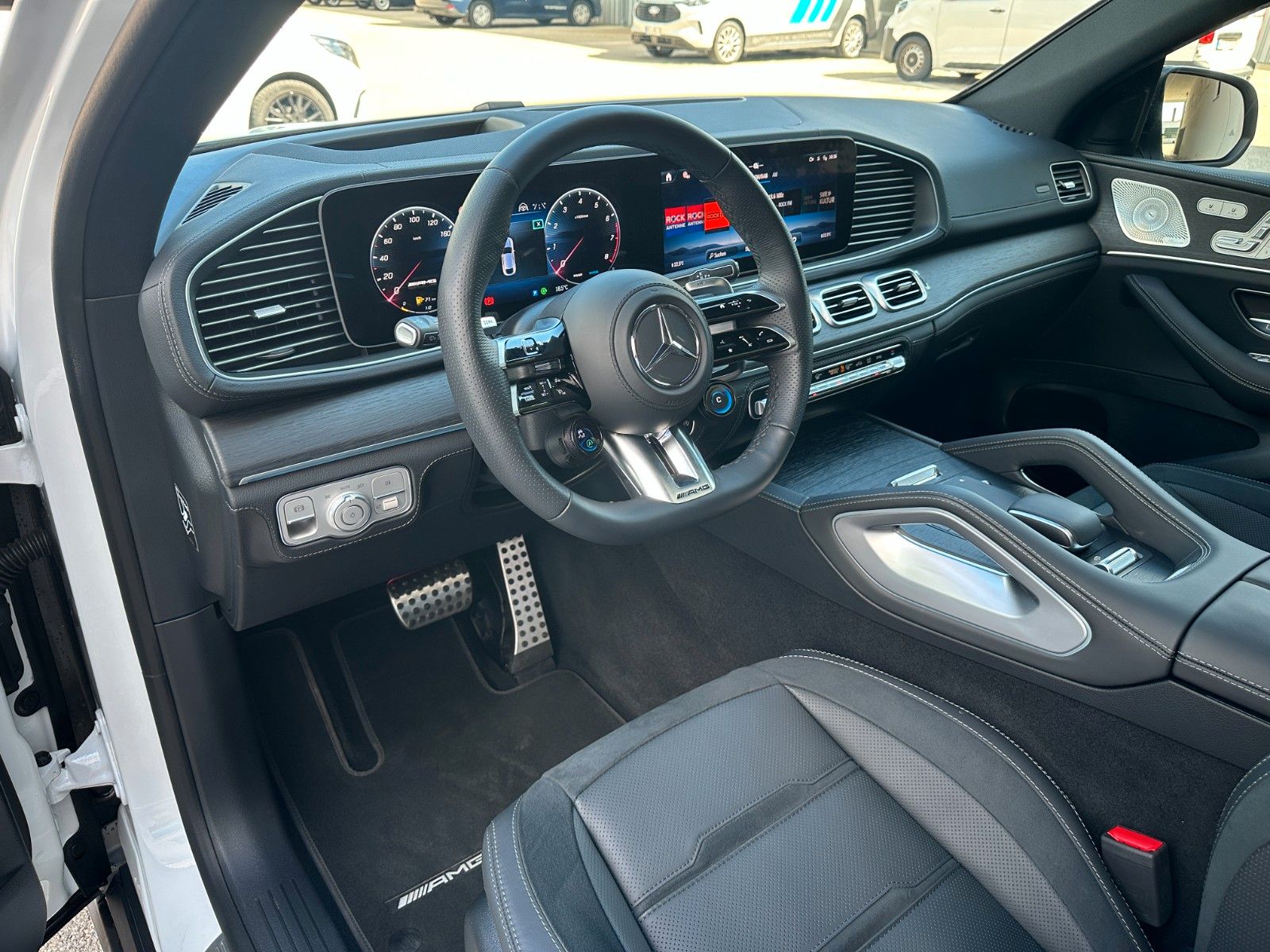 Fahrzeugabbildung Mercedes-Benz GLE53 AMG 4Matic+Coupe DISTR,HUD,PANO,LUFT,BURM