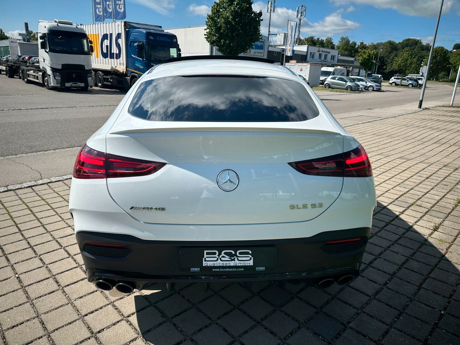 Fahrzeugabbildung Mercedes-Benz GLE53 AMG 4Matic+Coupe DISTR,HUD,PANO,LUFT,BURM
