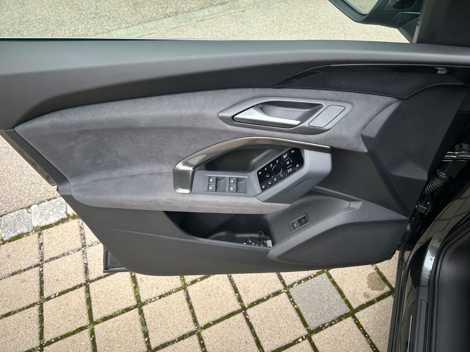 Fahrzeugabbildung Audi Q5 2.0 TDI quattro S Line ACC,MATRIX,360,20"