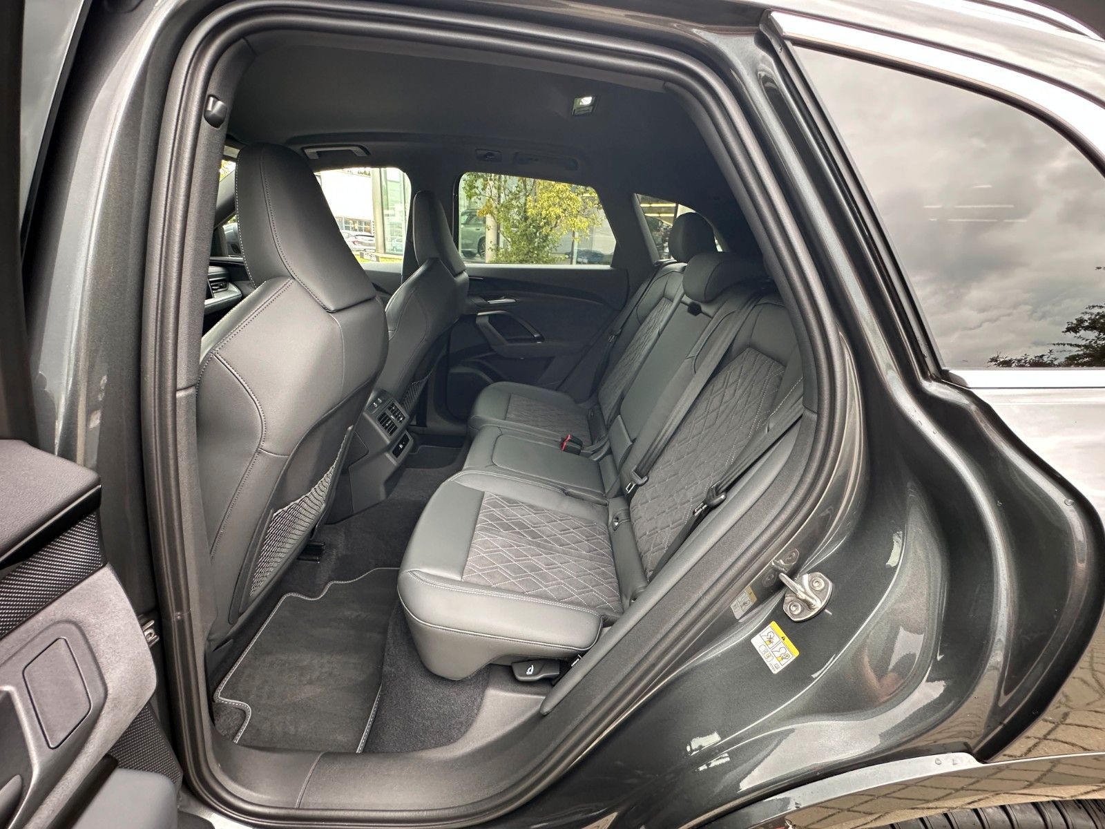 Fahrzeugabbildung Audi Q5 2.0 TDI quattro S Line ACC,MATRIX,360,20"