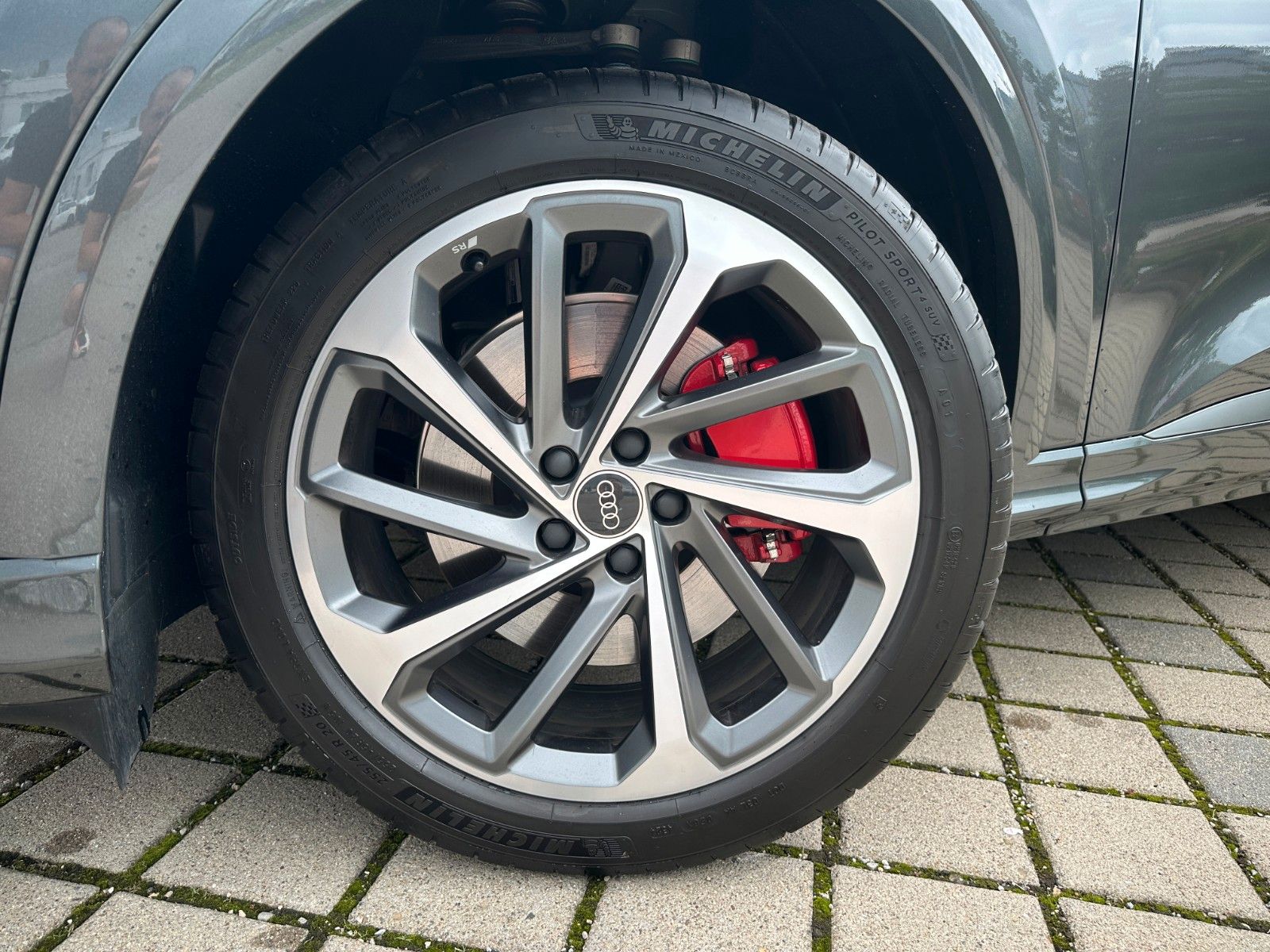 Fahrzeugabbildung Audi Q5 2.0 TDI quattro S Line ACC,MATRIX,360,20"