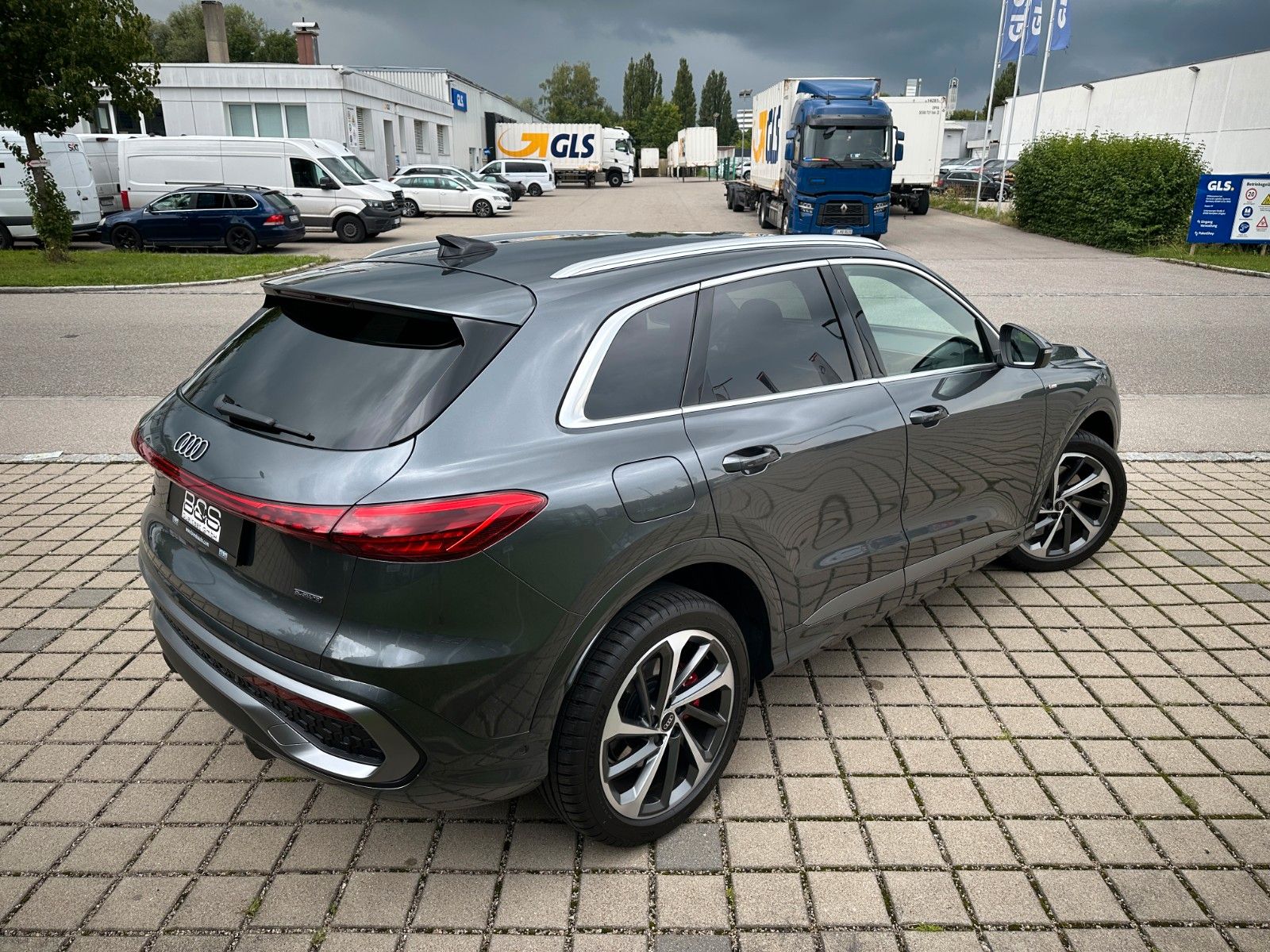 Fahrzeugabbildung Audi Q5 2.0 TDI quattro S Line ACC,MATRIX,360,20"