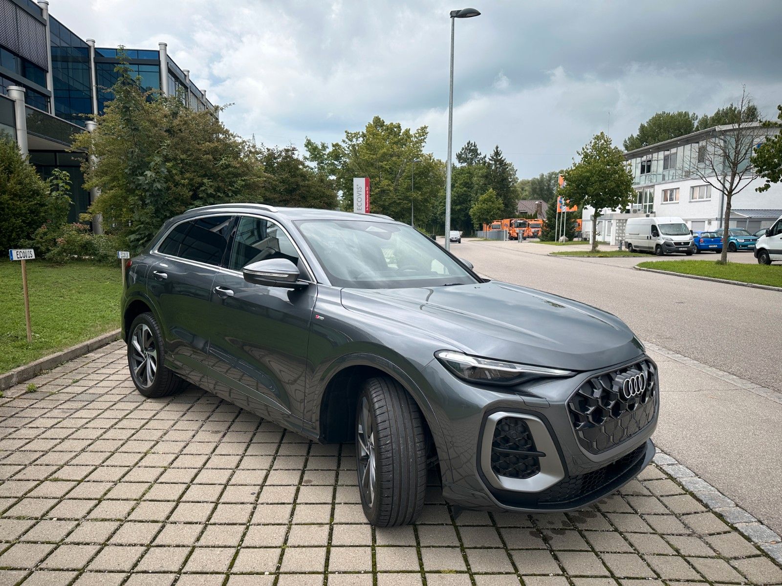 Fahrzeugabbildung Audi Q5 2.0 TDI quattro S Line ACC,MATRIX,360,20"