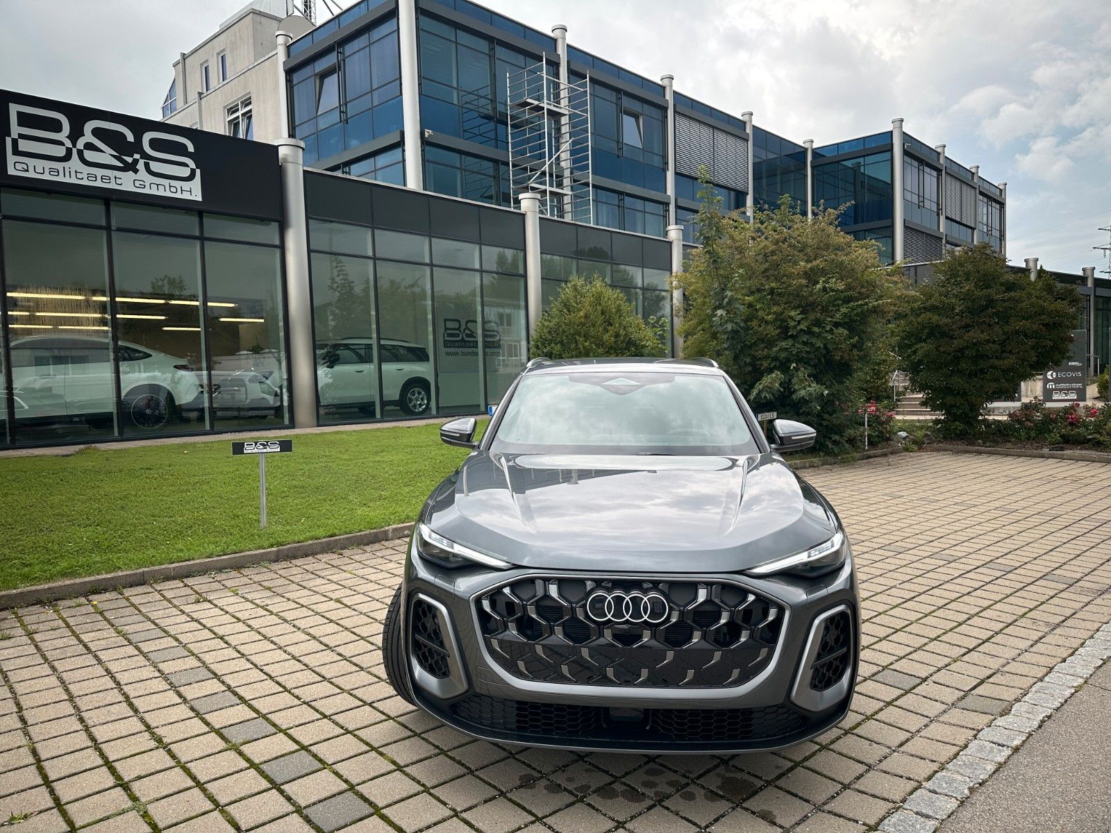 Fahrzeugabbildung Audi Q5 2.0 TDI quattro S Line ACC,MATRIX,360,20"