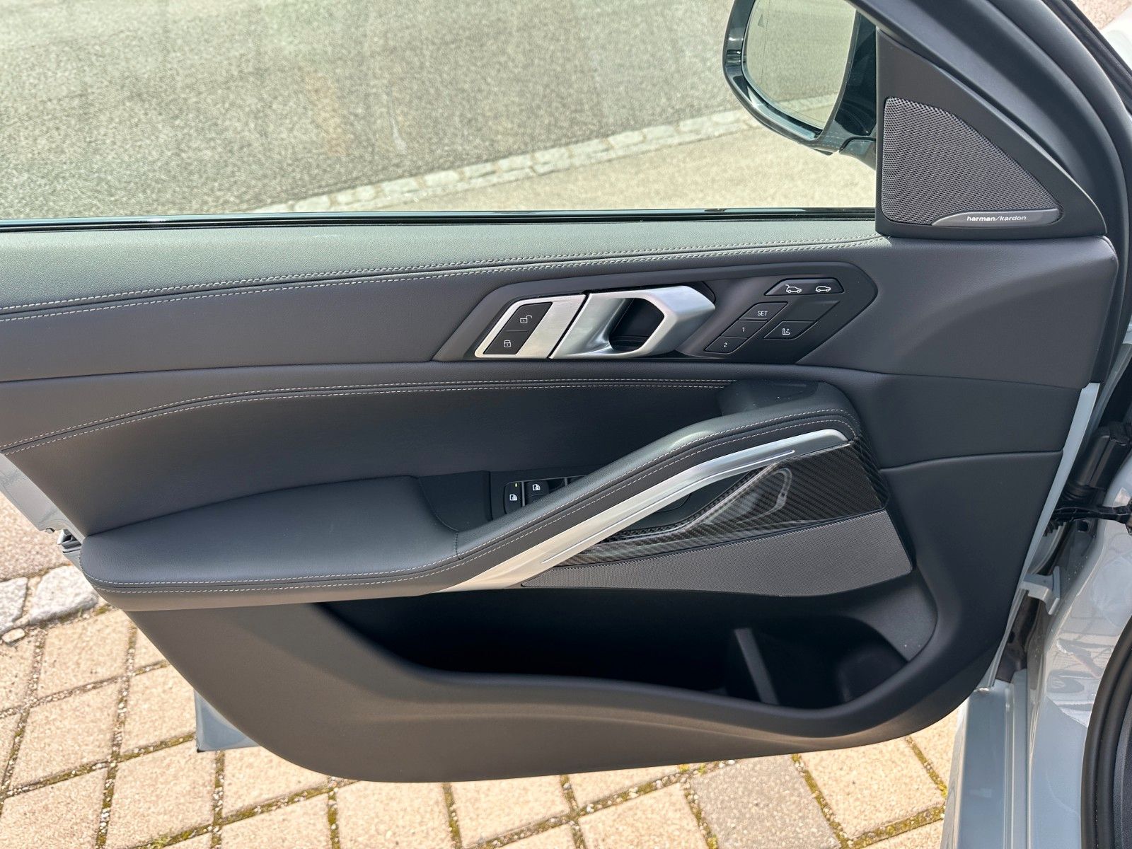 Fahrzeugabbildung BMW X6 30d xDrive MSport ACC,HUD,PANO,HARMAN,SOFTCL