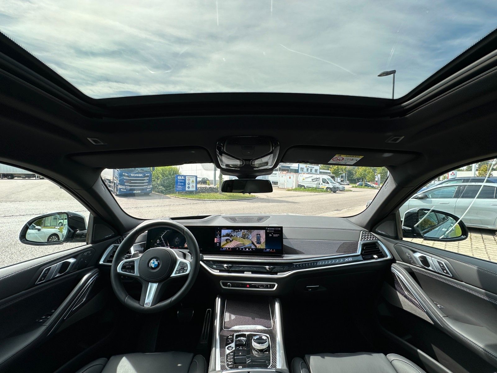 Fahrzeugabbildung BMW X6 30d xDrive MSport ACC,HUD,PANO,HARMAN,SOFTCL