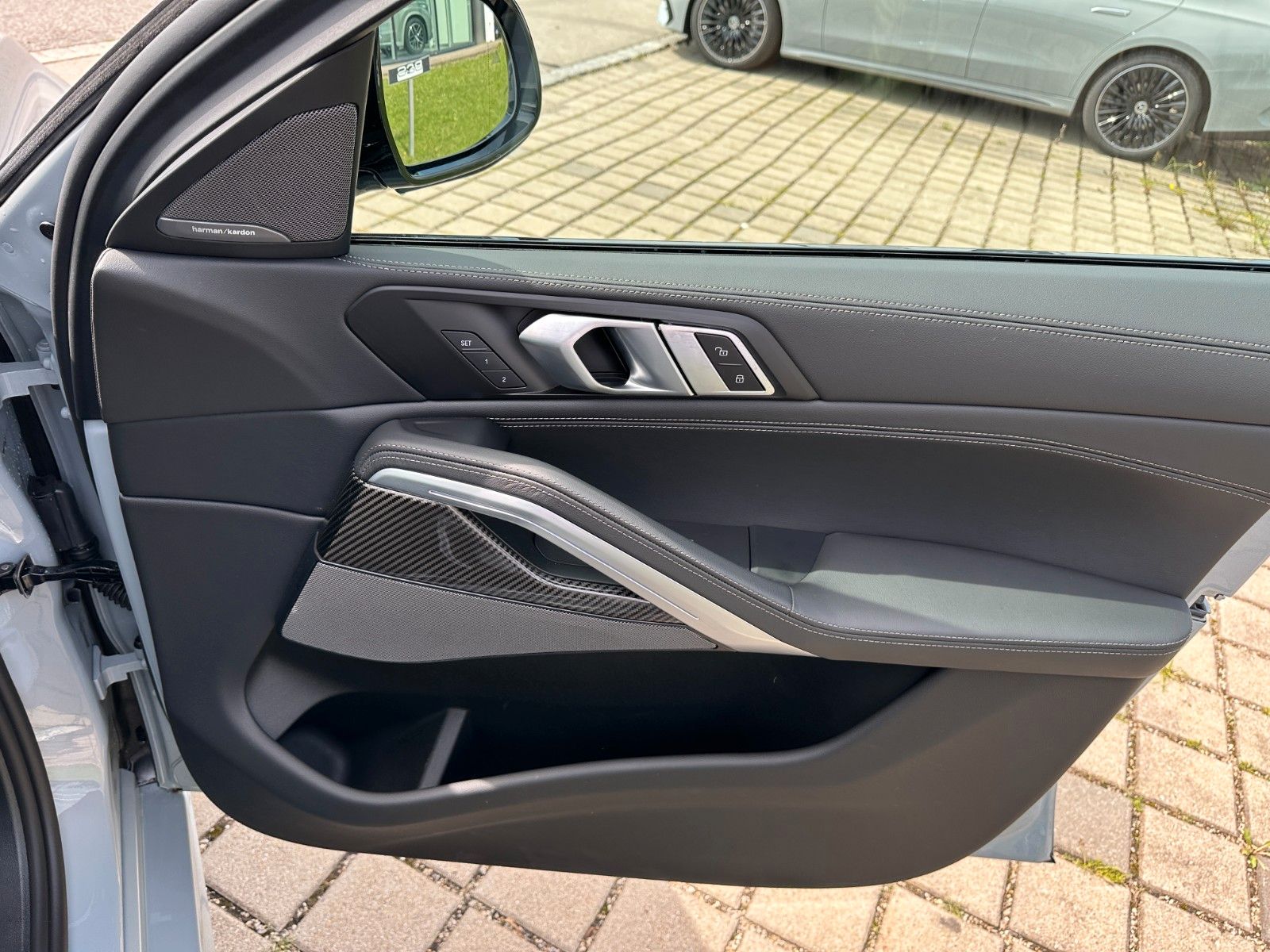 Fahrzeugabbildung BMW X6 30d xDrive MSport ACC,HUD,PANO,HARMAN,SOFTCL