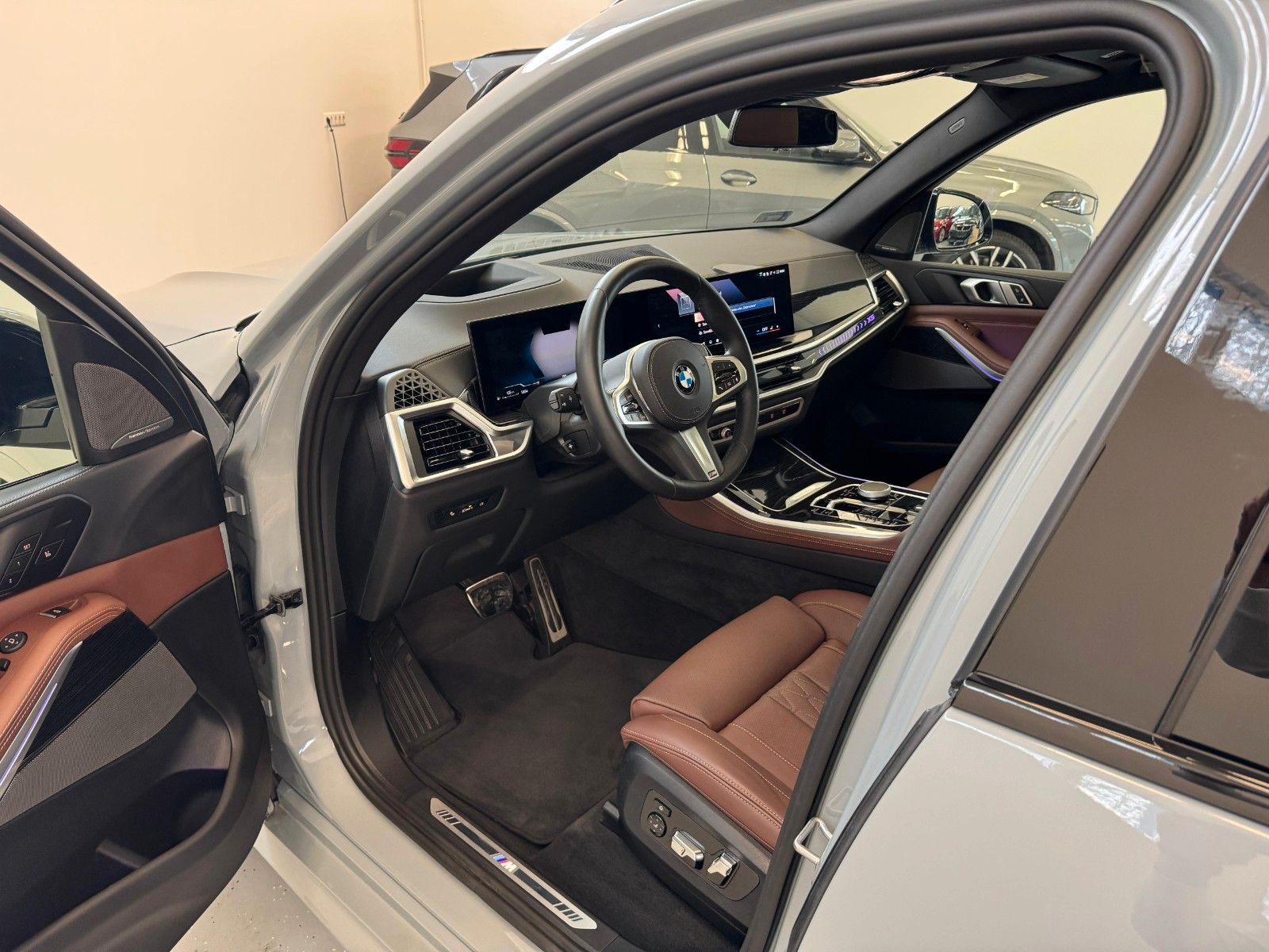 Fahrzeugabbildung BMW X5 30d xDrive MSport ACC,HUD,PANO,HARMAN,360