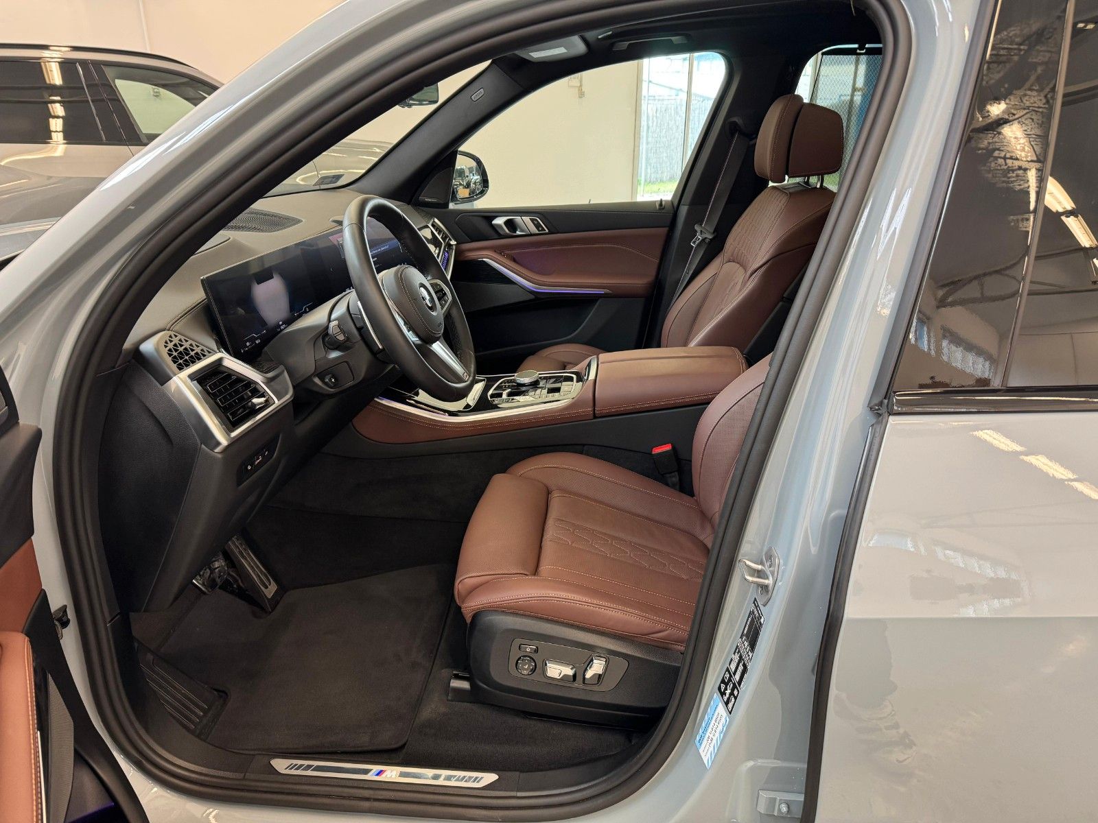 Fahrzeugabbildung BMW X5 30d xDrive MSport ACC,HUD,PANO,HARMAN,360