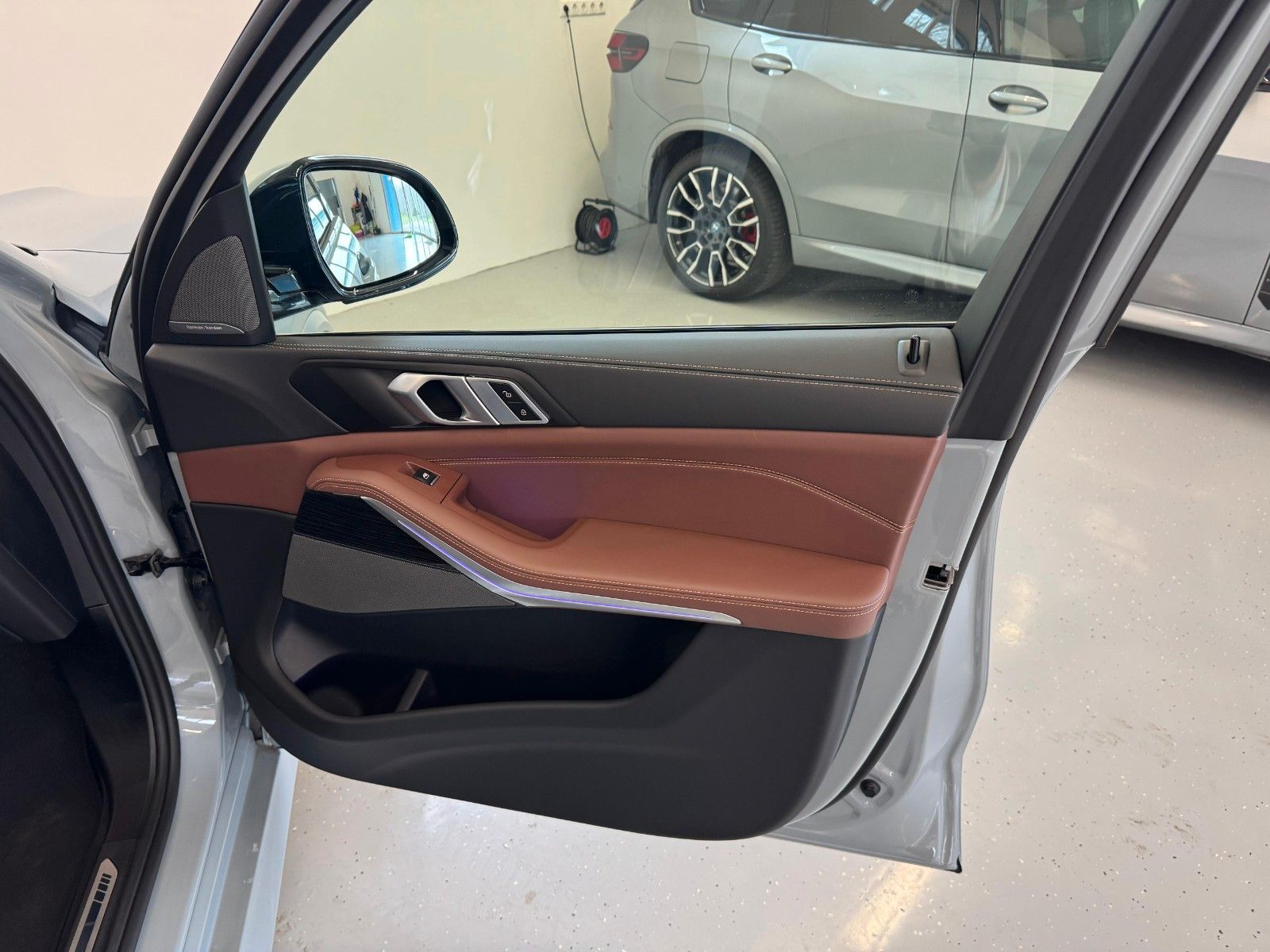 Fahrzeugabbildung BMW X5 30d xDrive MSport ACC,HUD,PANO,HARMAN,360