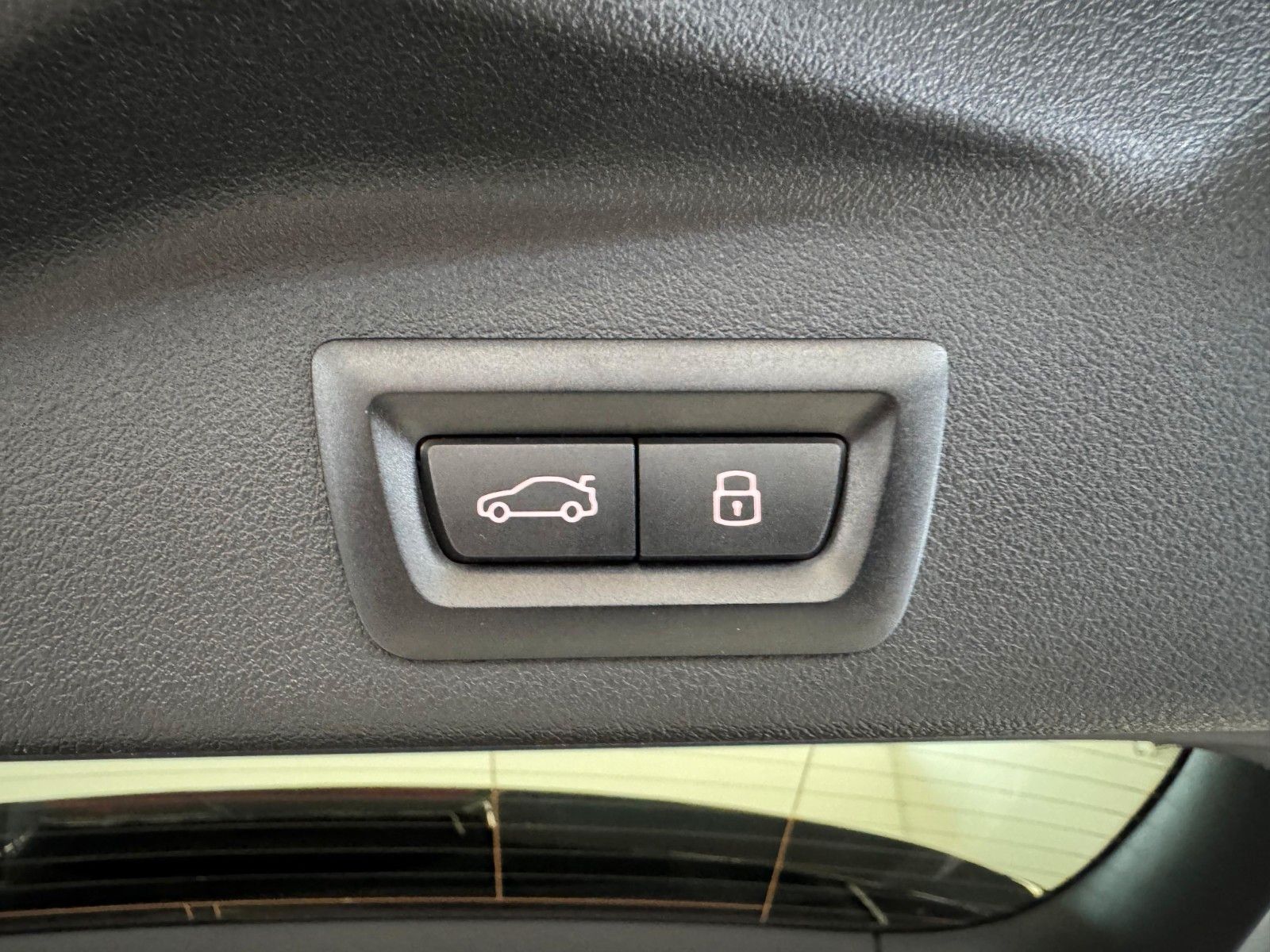 Fahrzeugabbildung BMW X5 30d xDrive MSport ACC,HUD,PANO,HARMAN,360
