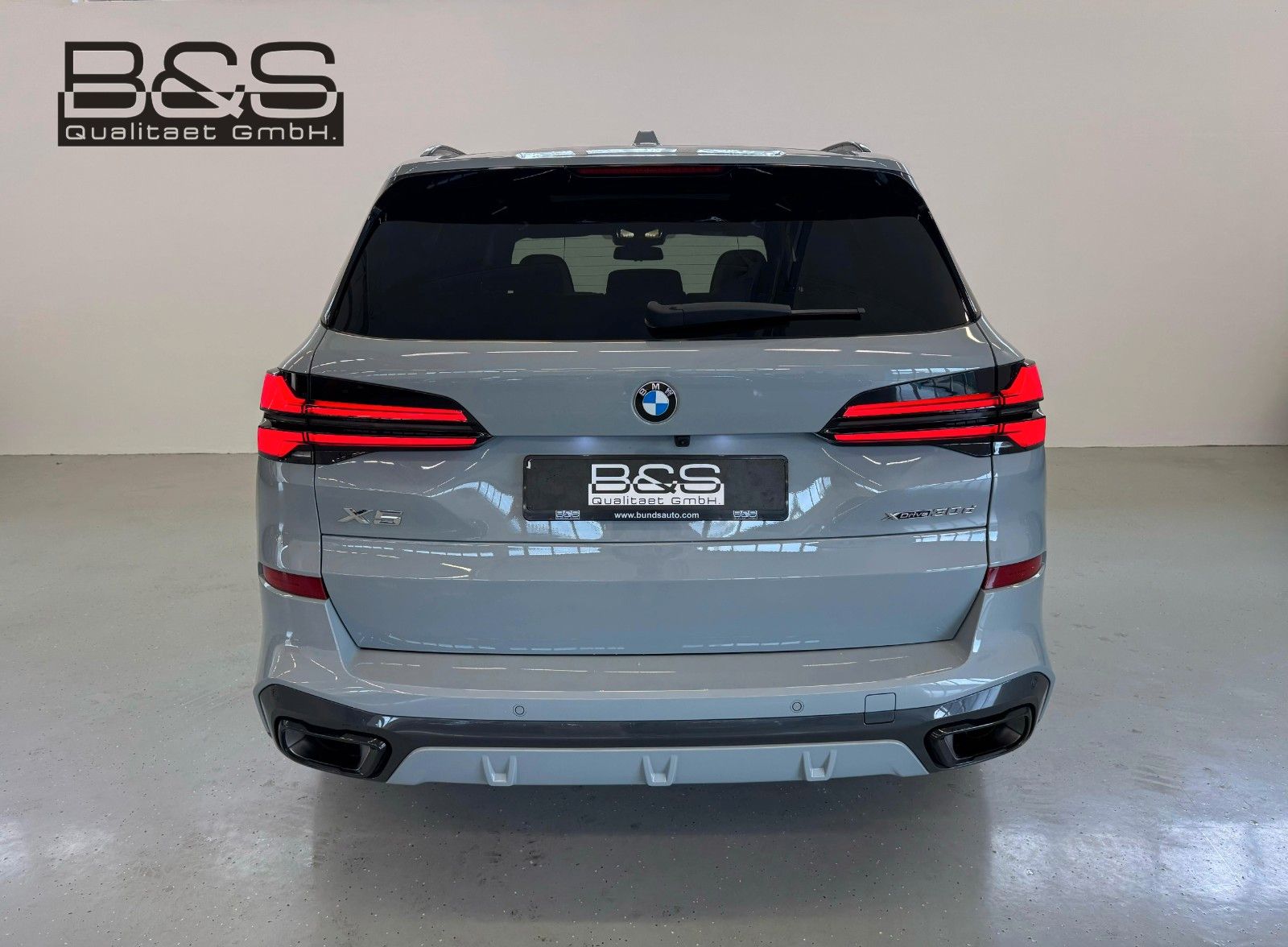 Fahrzeugabbildung BMW X5 30d xDrive MSport ACC,HUD,PANO,HARMAN,360