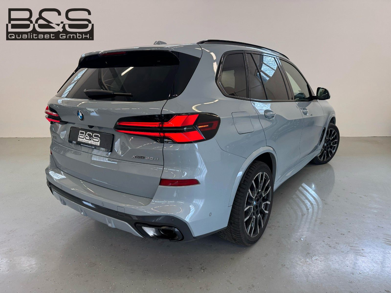Fahrzeugabbildung BMW X5 30d xDrive MSport ACC,HUD,PANO,HARMAN,360