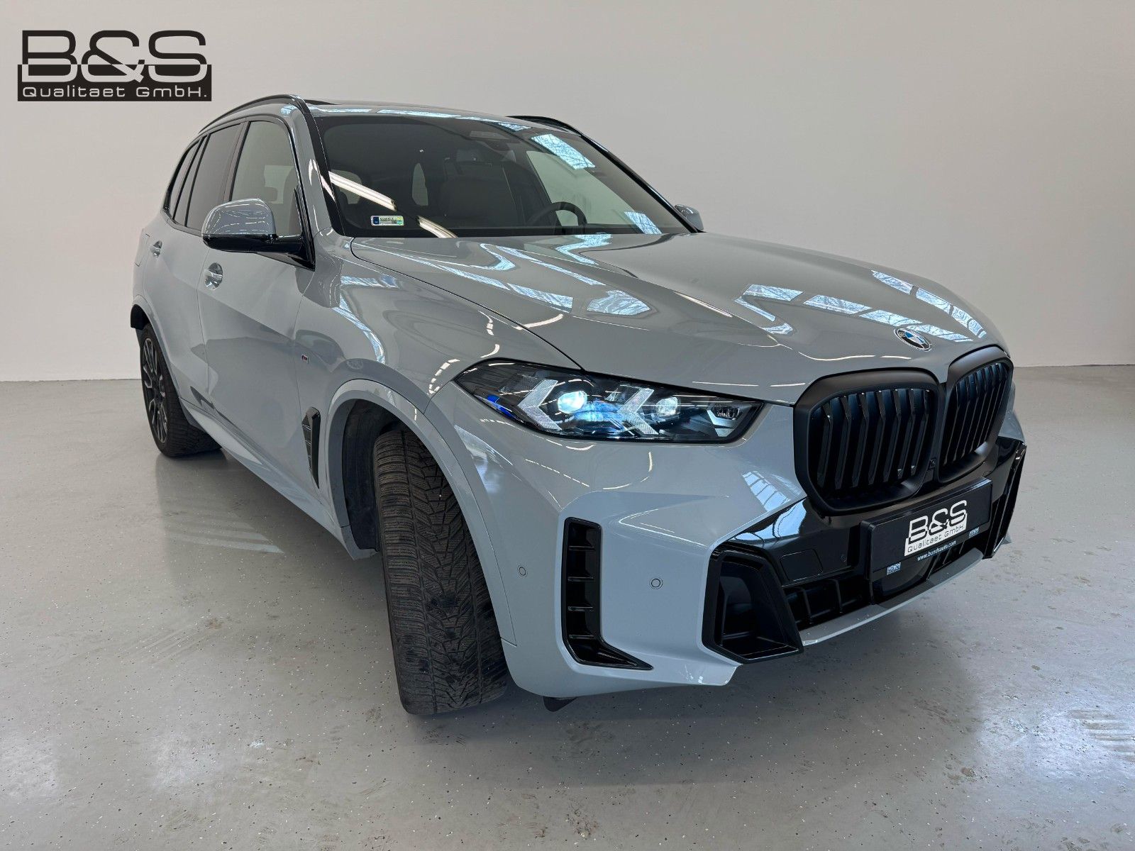 Fahrzeugabbildung BMW X5 30d xDrive MSport ACC,HUD,PANO,HARMAN,360